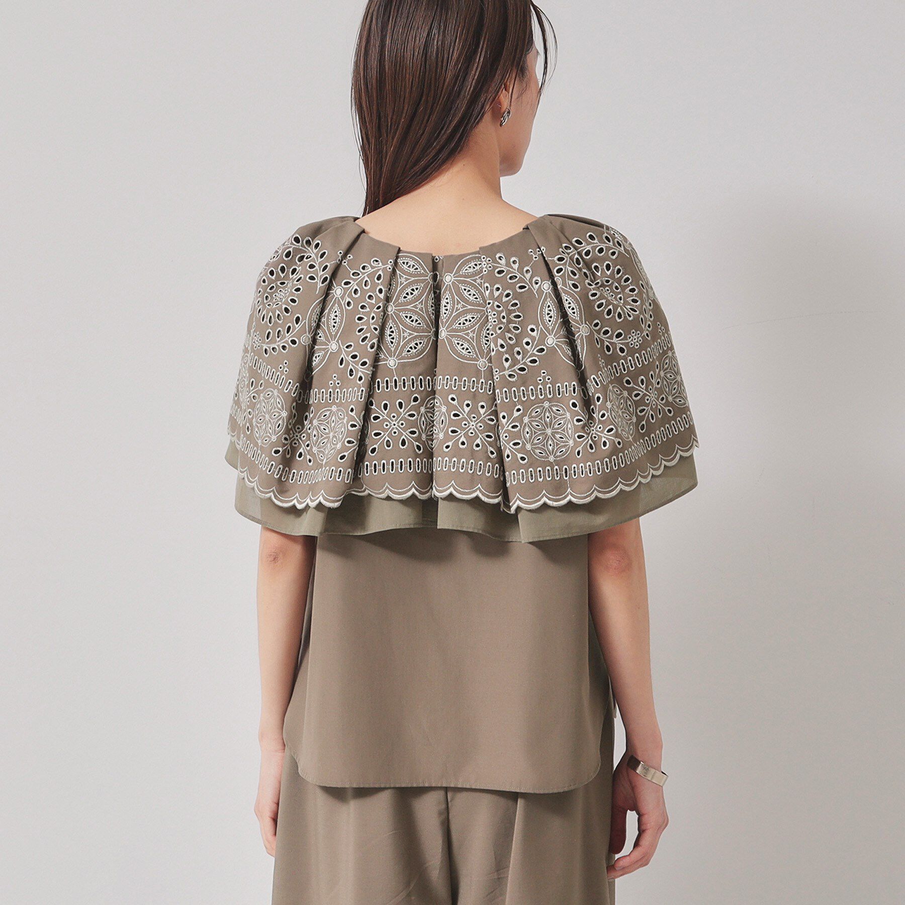 SunaUna「【幾何柄／エンブロイダリー】ケープカラーブラウス」|シャツ・ブラウス|