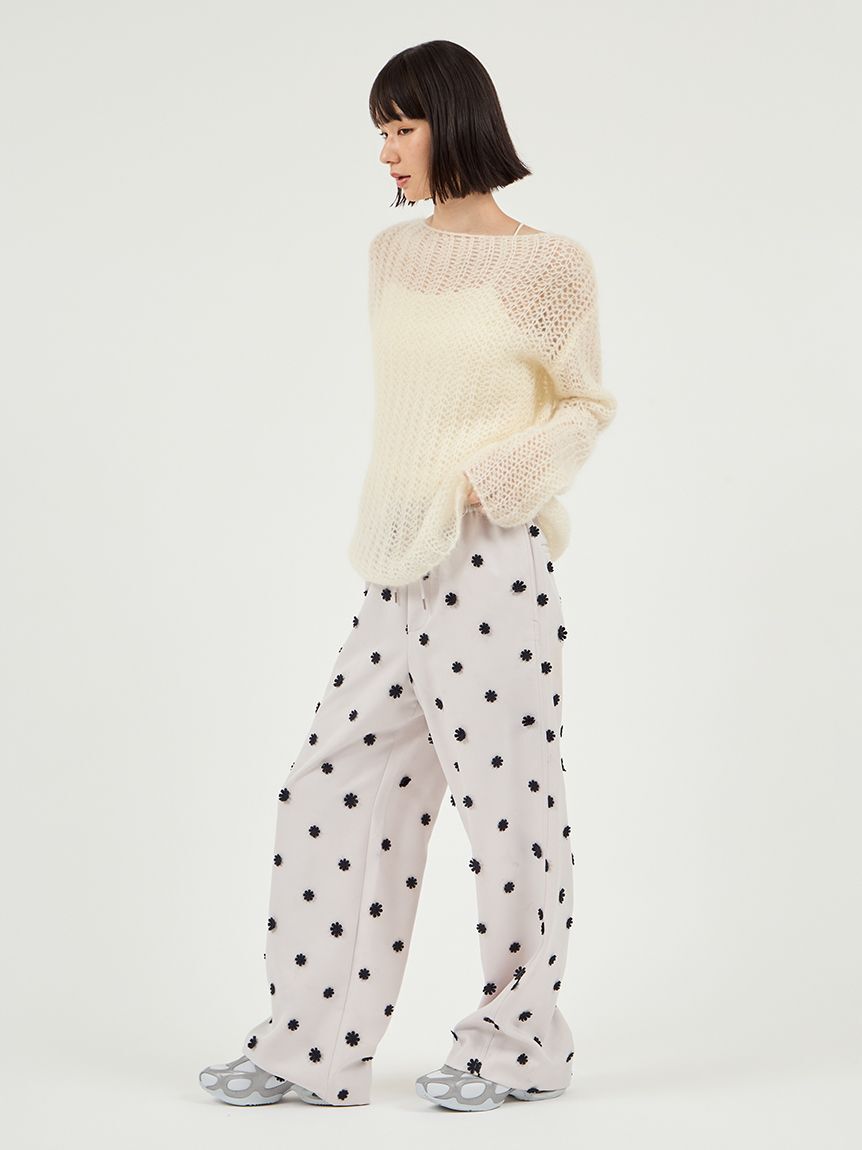 emmi atelier「フラワーエンブロイダリーウエストゴムパンツ」|チノ|