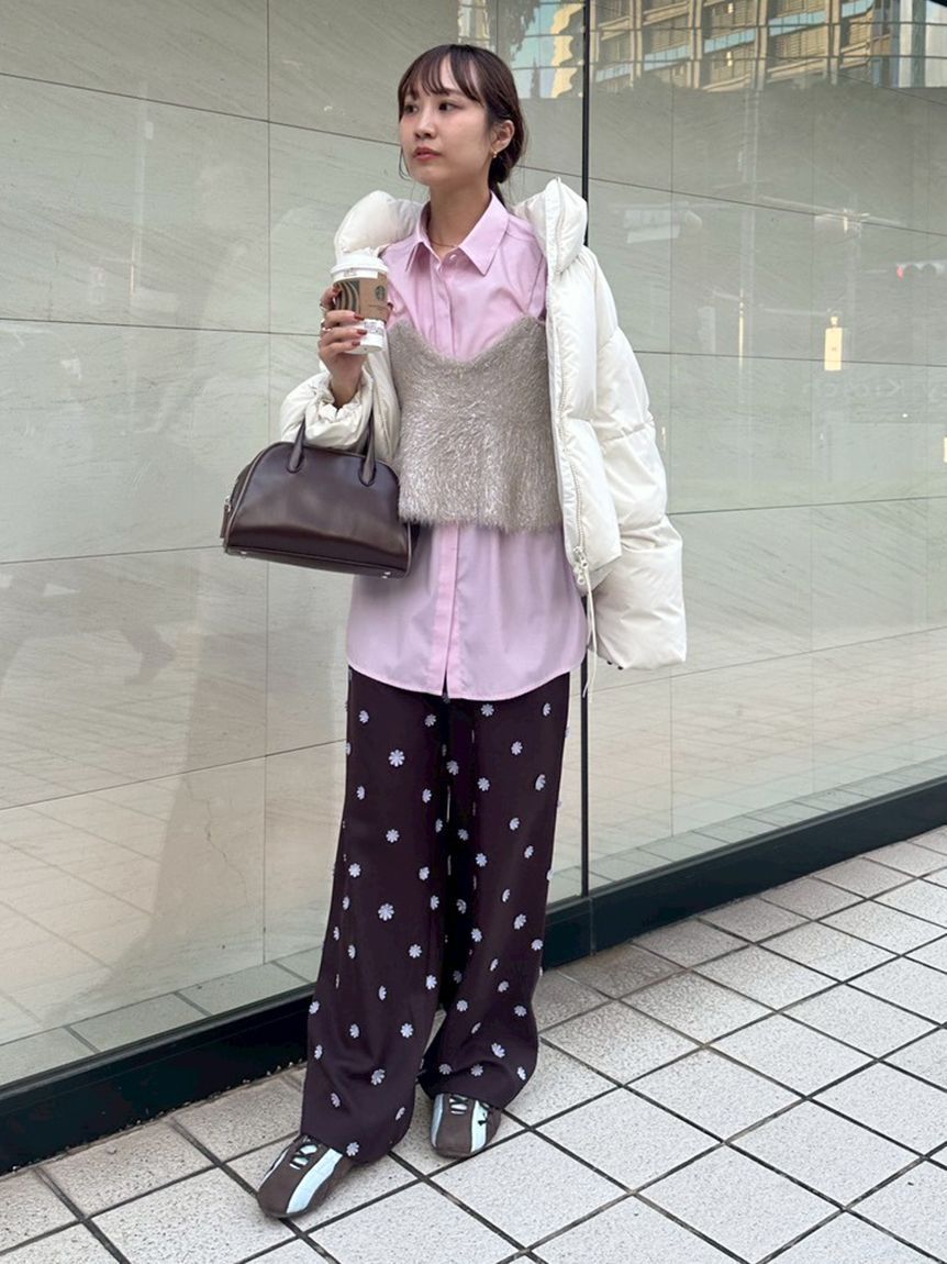 emmi atelier「フラワーエンブロイダリーウエストゴムパンツ」|チノ|