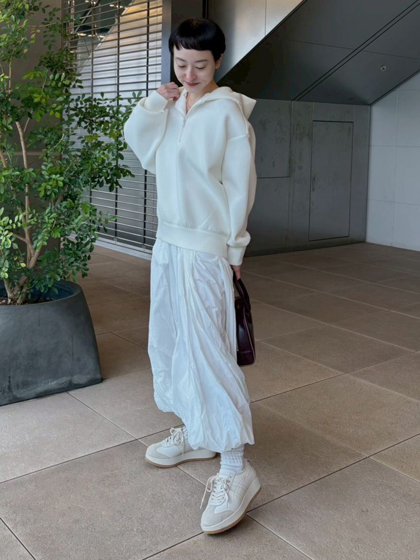 emmi atelier「【NEW YEAR'S SPECIAL ITEM】ダンボールフーディ&times;スカートセット」|ワンピース|