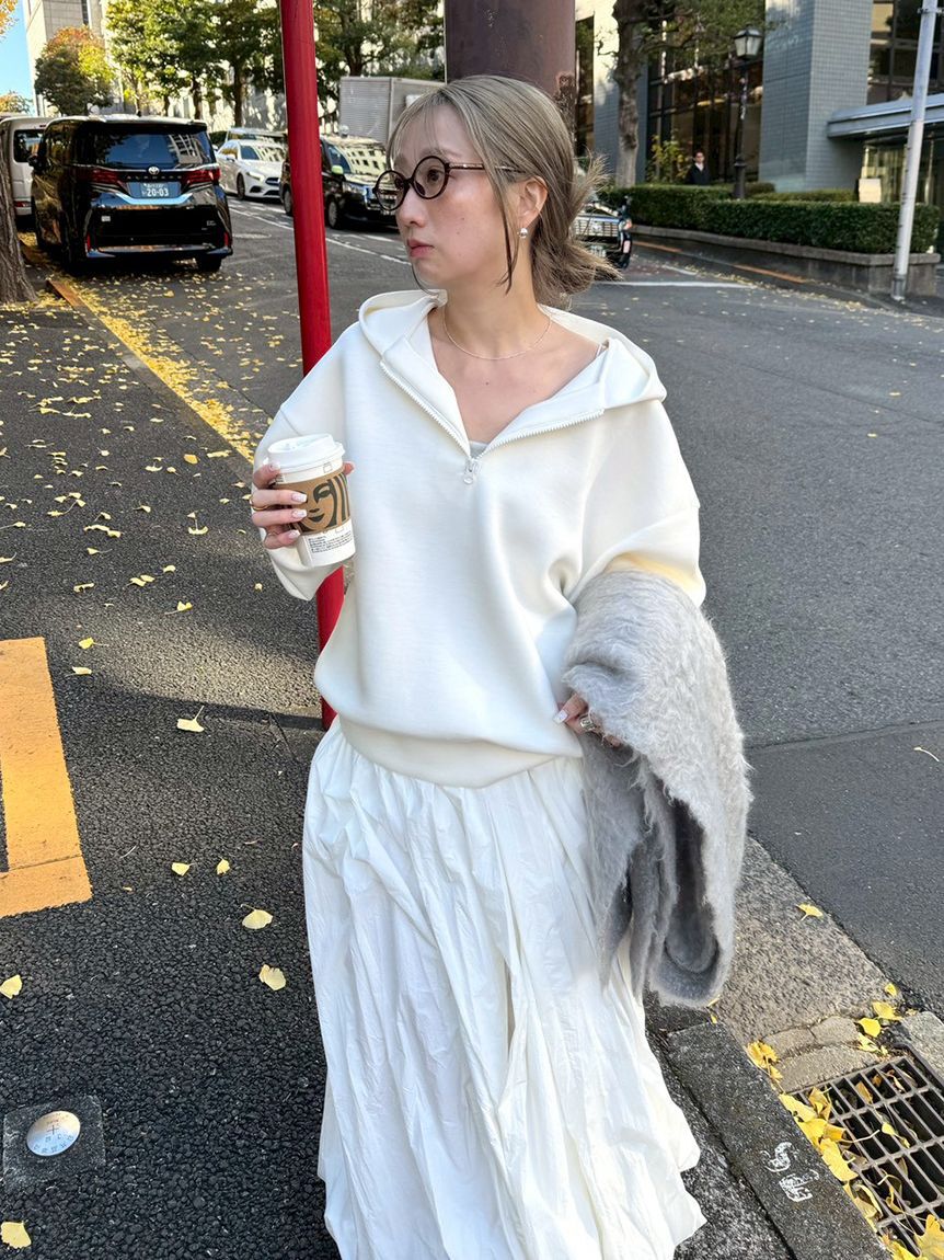 emmi atelier「【NEW YEAR'S SPECIAL ITEM】ダンボールフーディ&times;スカートセット」|ワンピース|