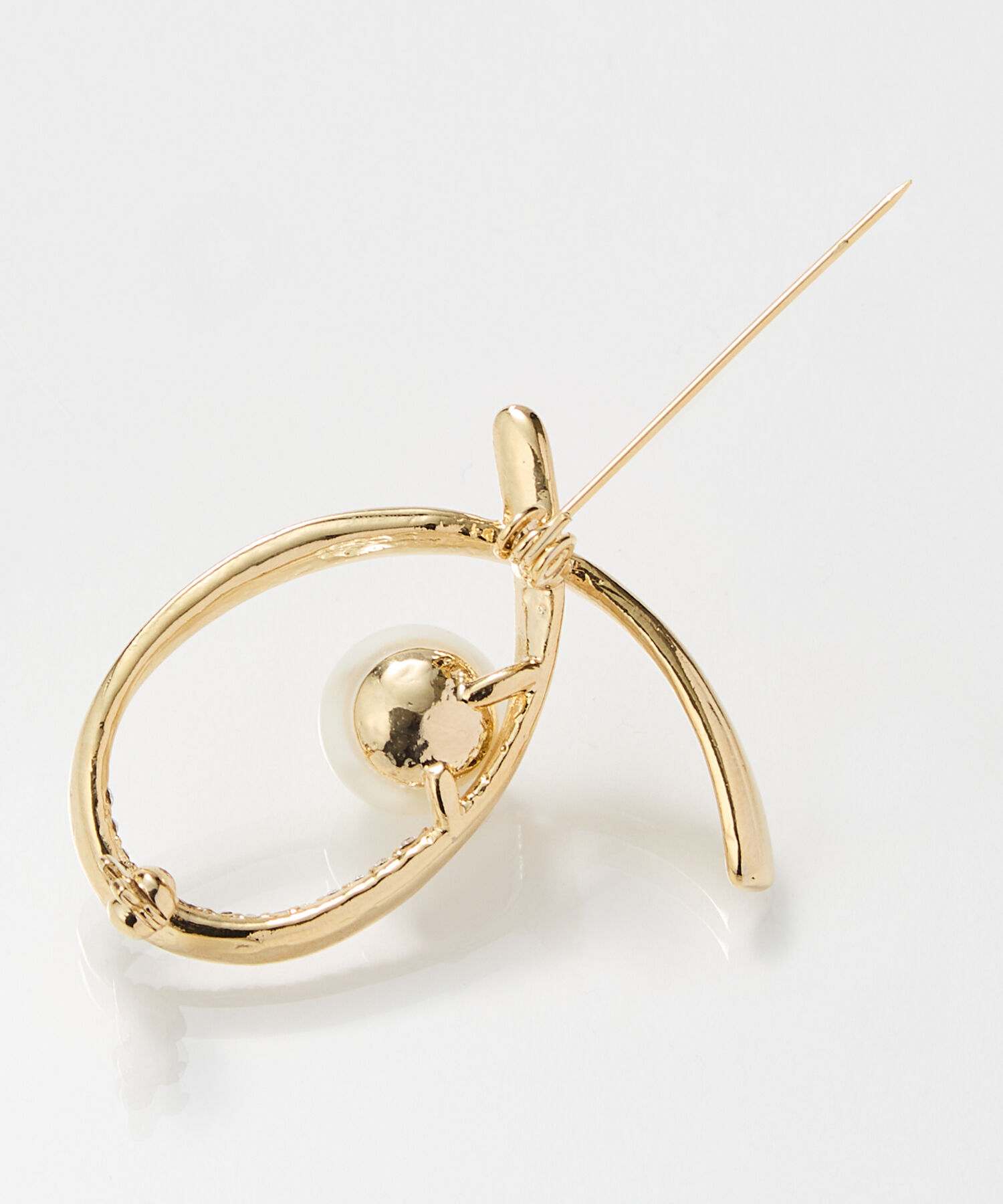 Phoebe「クロスカーブパールビジューブローチ　ゴールド」|ブローチ・コサージュ|