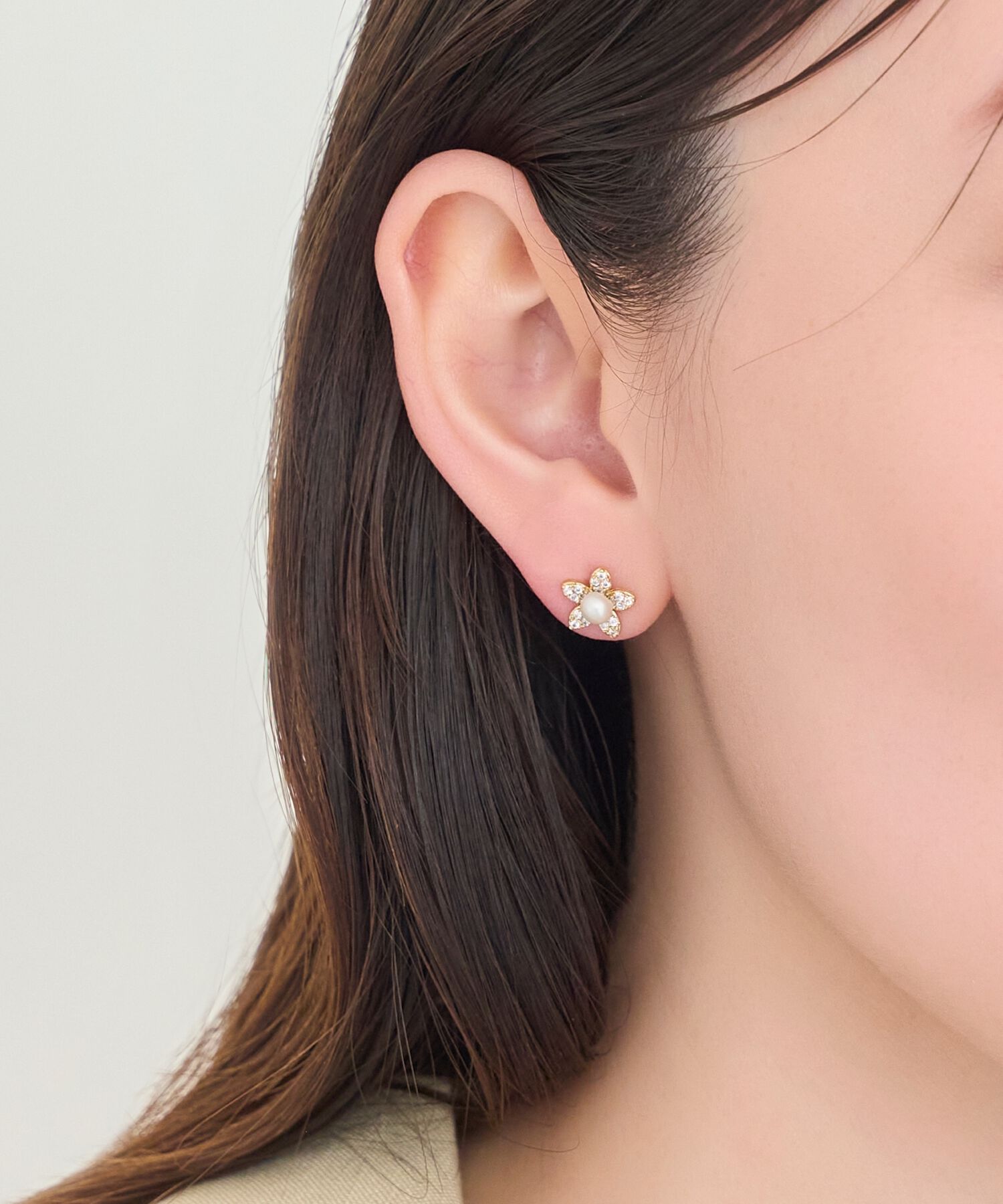 Phoebe「ブロッサムパールビジューピアス」|ピアス|ゴールド