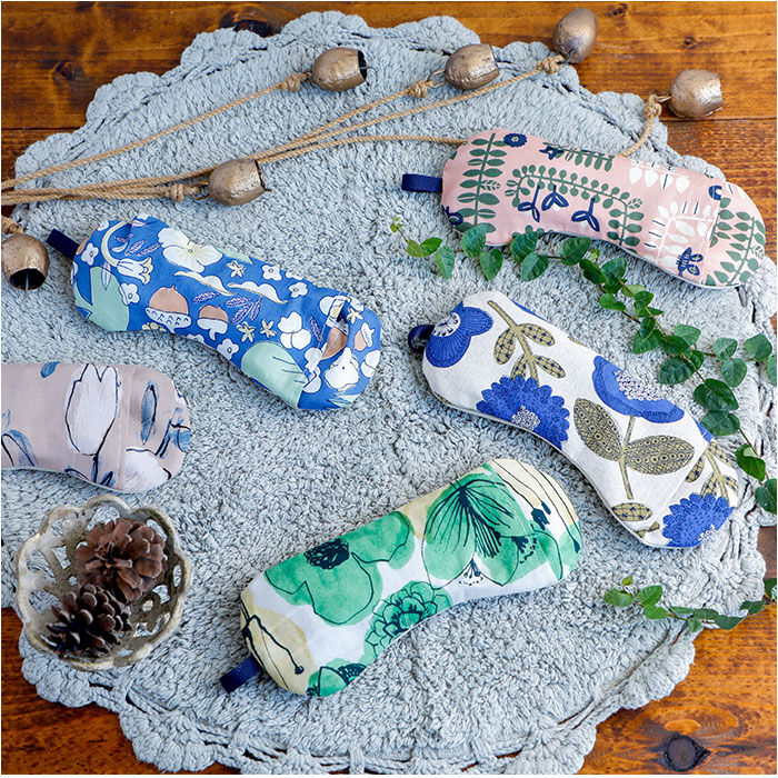 BACKYARD FAMILY「目元ケア アイマスク 通販 アイピロー 癒しグッズ 目元 しっとり うるおう 潤う 目元しっとり」|マッサージ・ボディスクラブ|