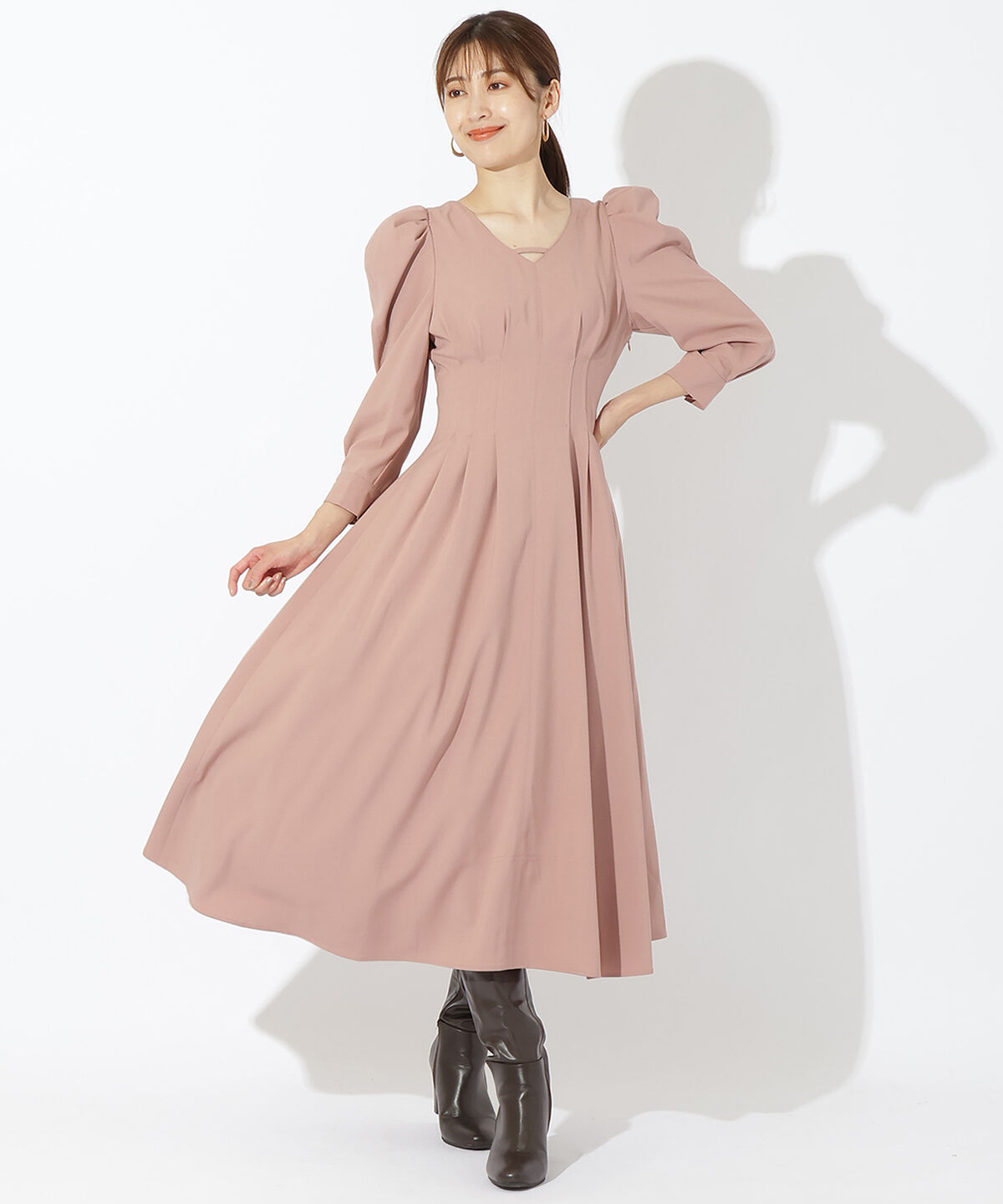 アンドクチュール「ウエストタックバックシャン長袖ワンピース」|ワンピース|