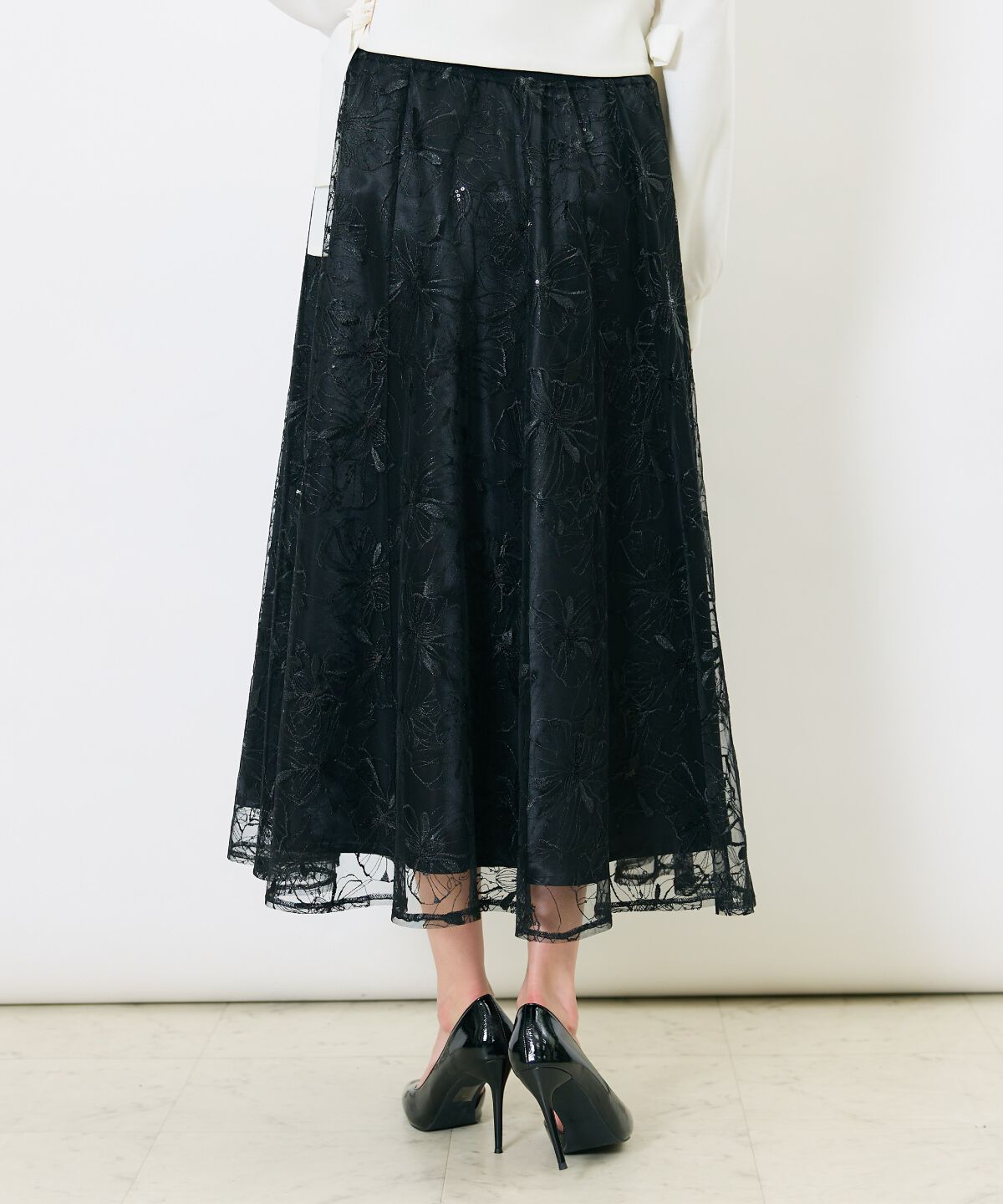 アンドクチュール「スパンコールフラワーチュールスカート」|フレア|