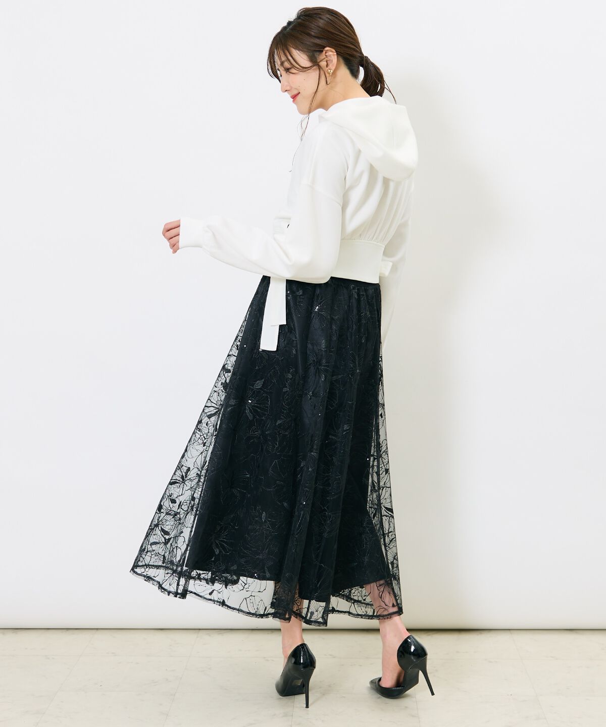 アンドクチュール「スパンコールフラワーチュールスカート」|フレア|