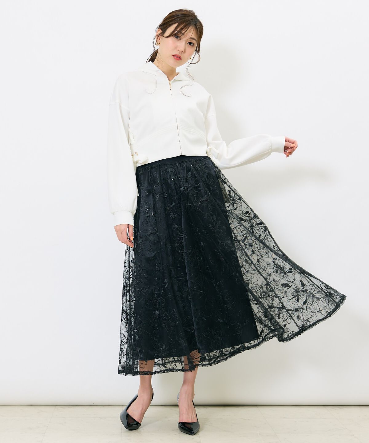 アンドクチュール「スパンコールフラワーチュールスカート」|フレア|