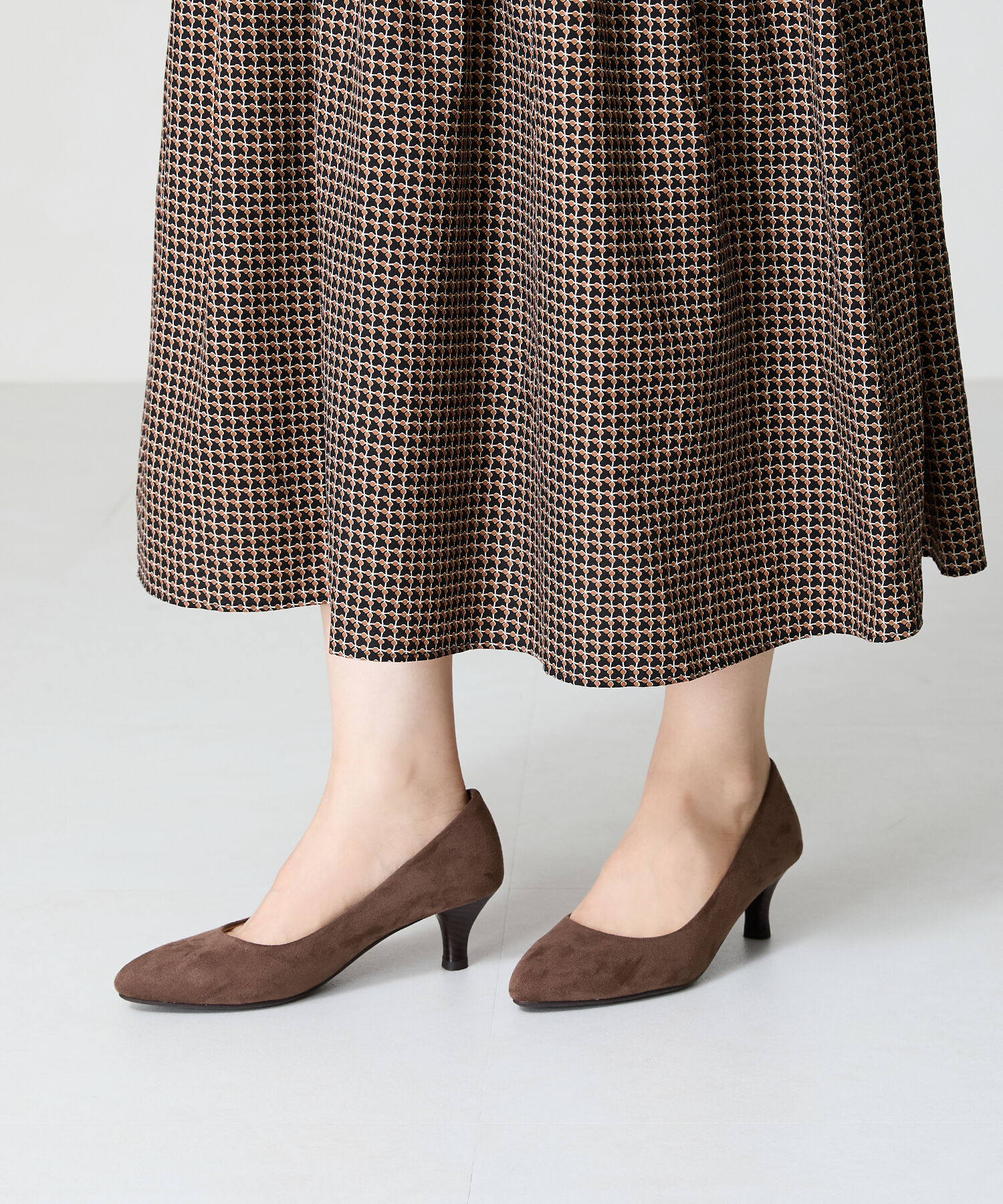 ORiental TRaffic「【WEB限定 / 累計9万足突破】 ミドルヒール パンプス /R-4008  ヒール5.5cm シンプル オフィス クッション」|パンプス|BROWN