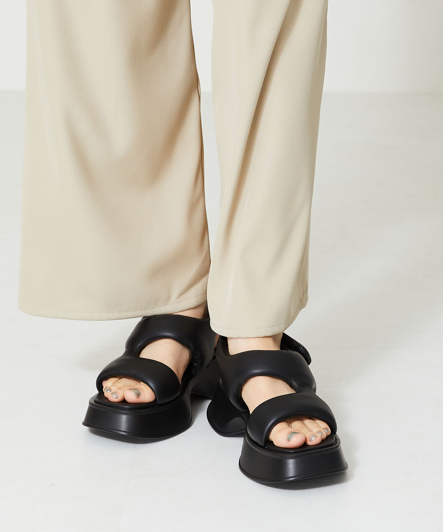 ORiental TRaffic「【定番】パデットベルトフレアソールサンダル/41235 サンダル」|サンダル|