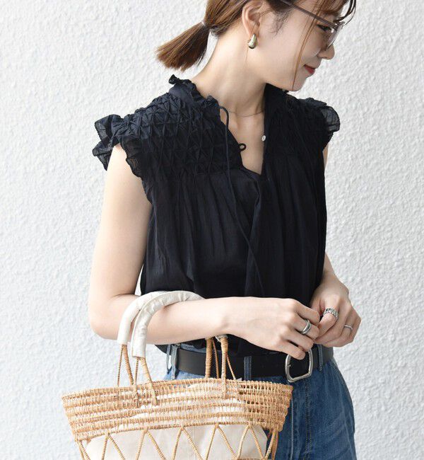 SHIPS any「SHIPS any:〈洗濯機可能〉ハンドスモッキング コットン フリル スタンドカラー ブラウス」|シャツ・ブラウス|