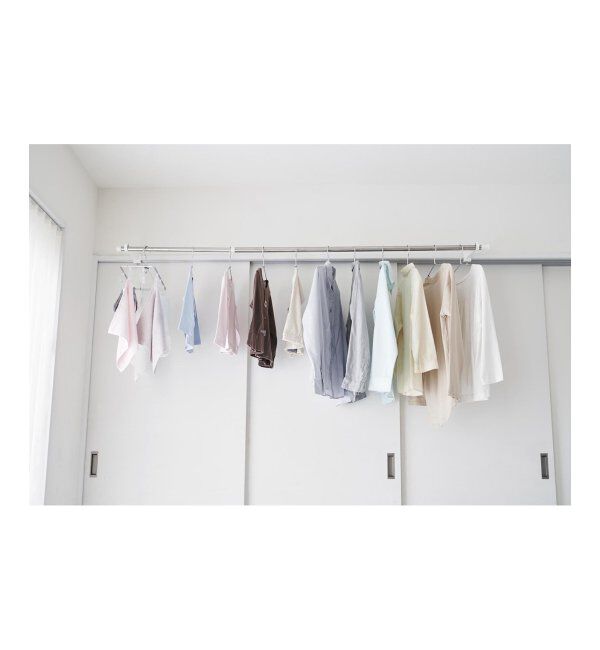 journal standard Furniture「《WEB限定予約》【tower/タワー】鴨居室内物干しポールホルダー　奥行ワイド」|トイレタリー・ランドリーグッズ|