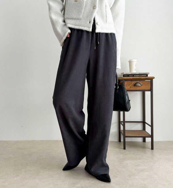 fredy emue「シルキーウォームセミワイドイージーパンツ」|チノ|