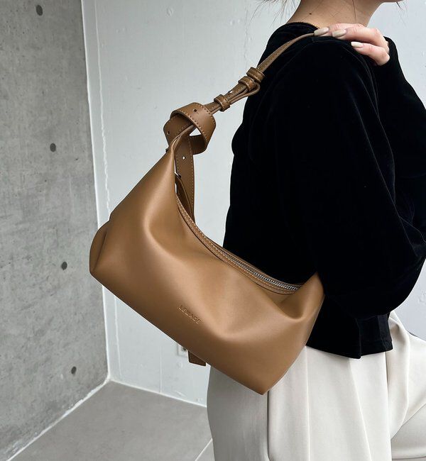  「【新色キャメル/人気のため再入荷/軽量/大容量】ロールハンドルバッグ」|トートバッグ|