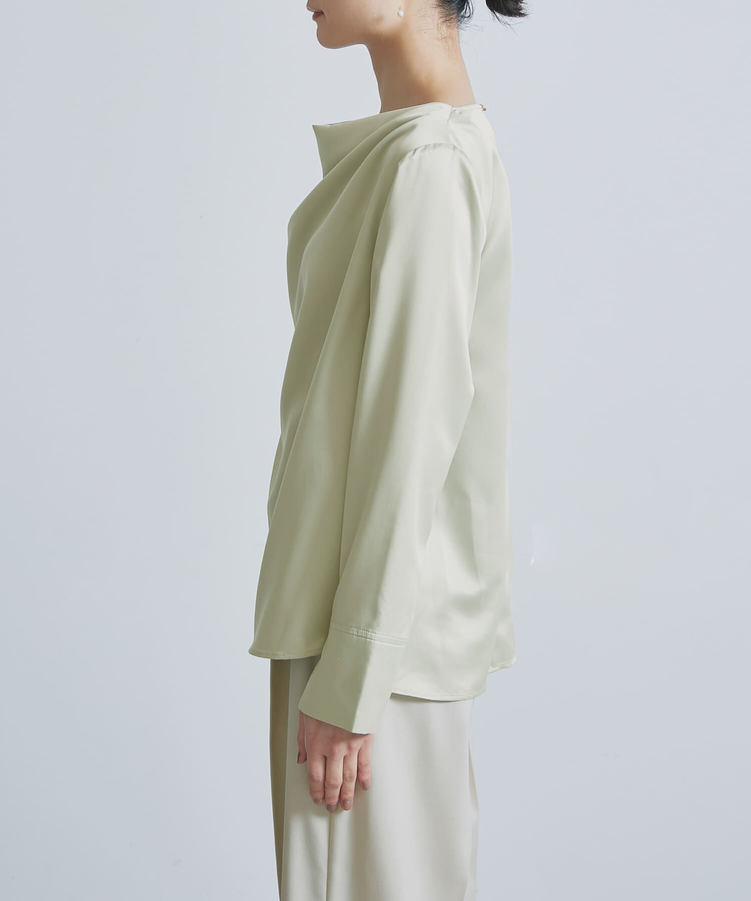 URBAN RESEARCH ROSSO「ドレープネックサテンブラウス」|シャツ・ブラウス|