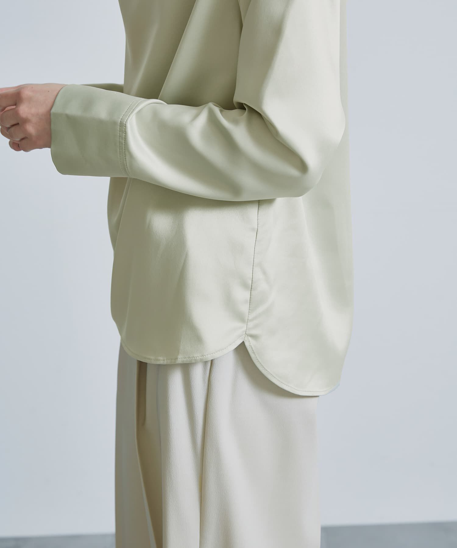 URBAN RESEARCH ROSSO「ドレープネックサテンブラウス」|シャツ・ブラウス|