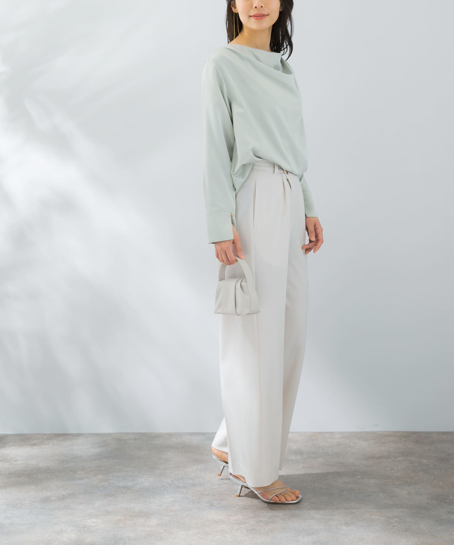 URBAN RESEARCH ROSSO「ドレープネックサテンブラウス」|シャツ・ブラウス|