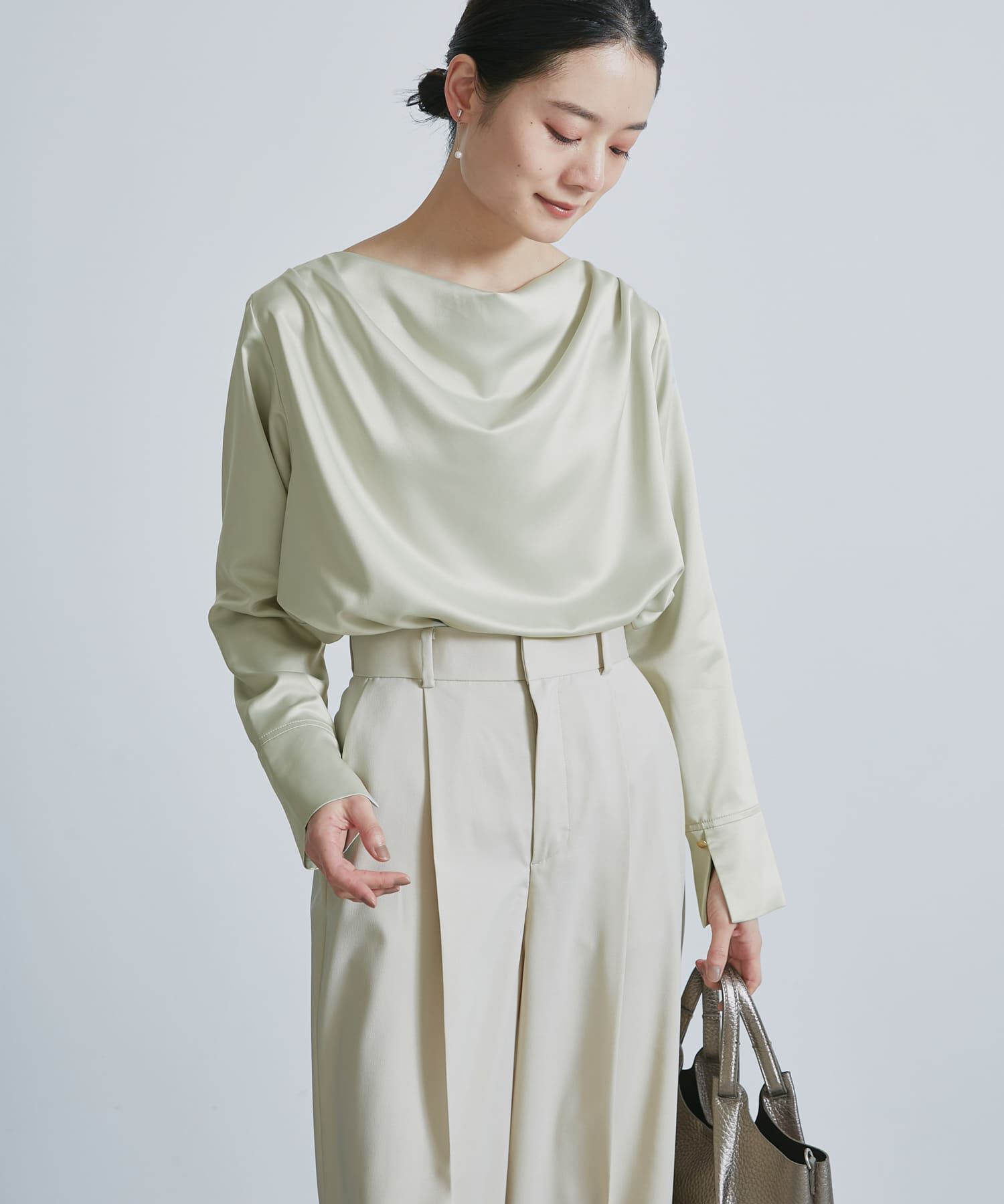 URBAN RESEARCH ROSSO「ドレープネックサテンブラウス」|シャツ・ブラウス|