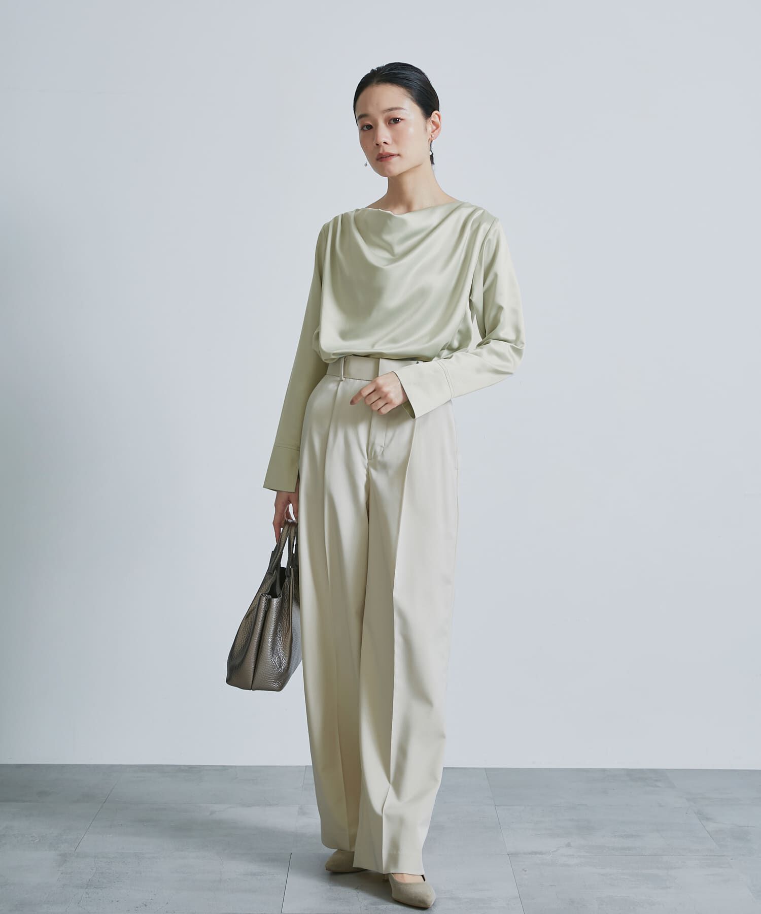 URBAN RESEARCH ROSSO「ドレープネックサテンブラウス」|シャツ・ブラウス|