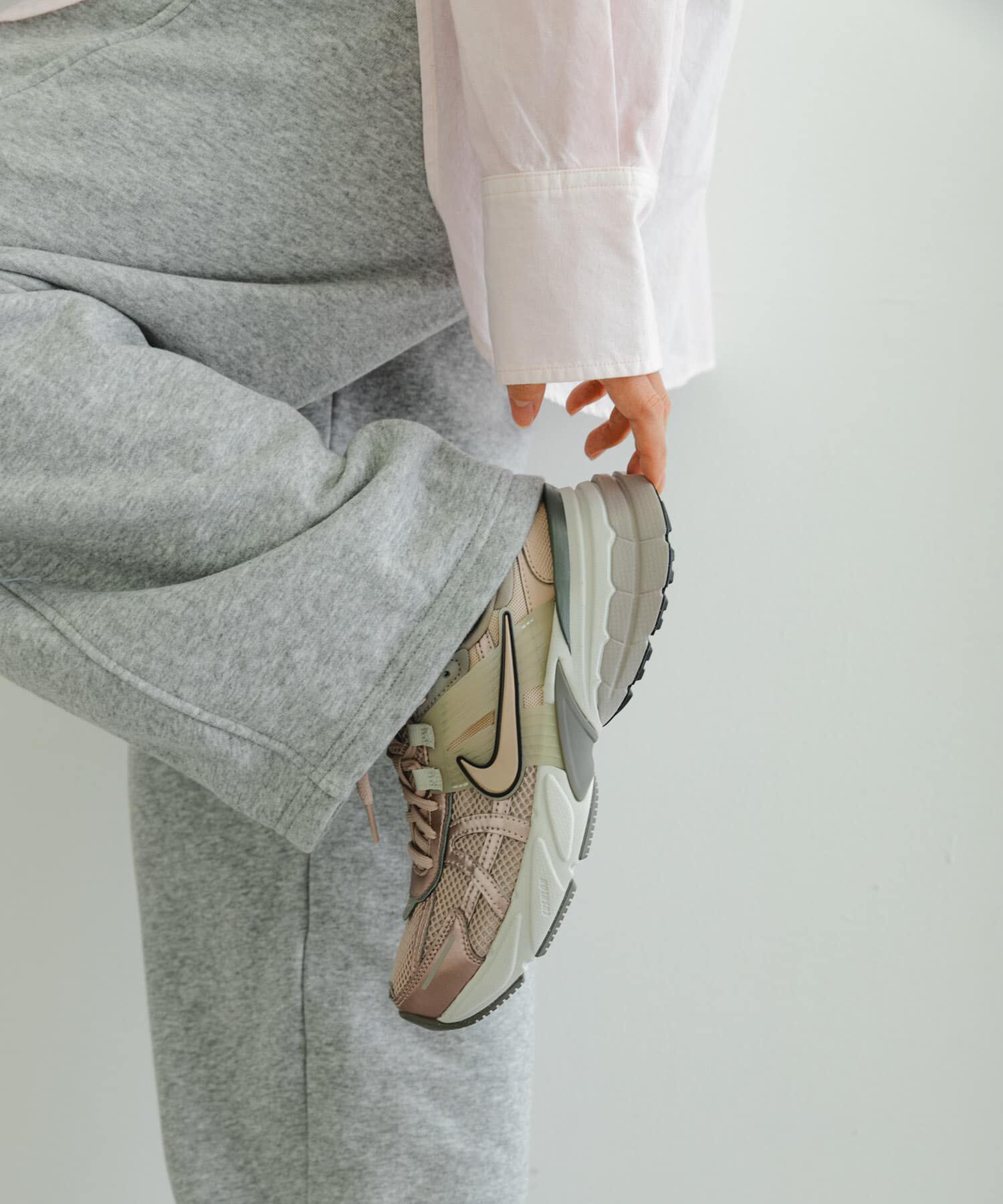 URBAN RESEARCH「NIKE　V2Kラン」|スニーカー|ベージュ系その他