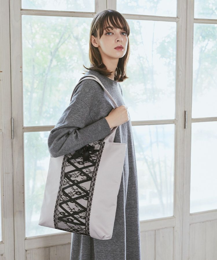 Maison de FLEUR「レースアップリボンスクエアトートバッグ」|トートバッグ|グレイッシュピンク