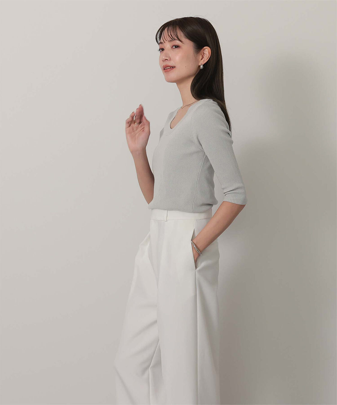 ur's「Uネックリブニット」|ニット・セーター|