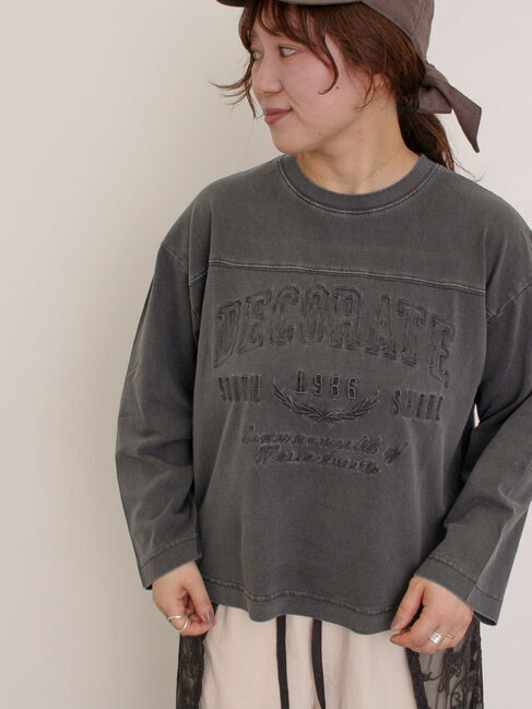 Samansa Mos2「ピグメント加工ロゴ刺繍ロングTシャツ」|Tシャツ・カットソー|チャコールグレー