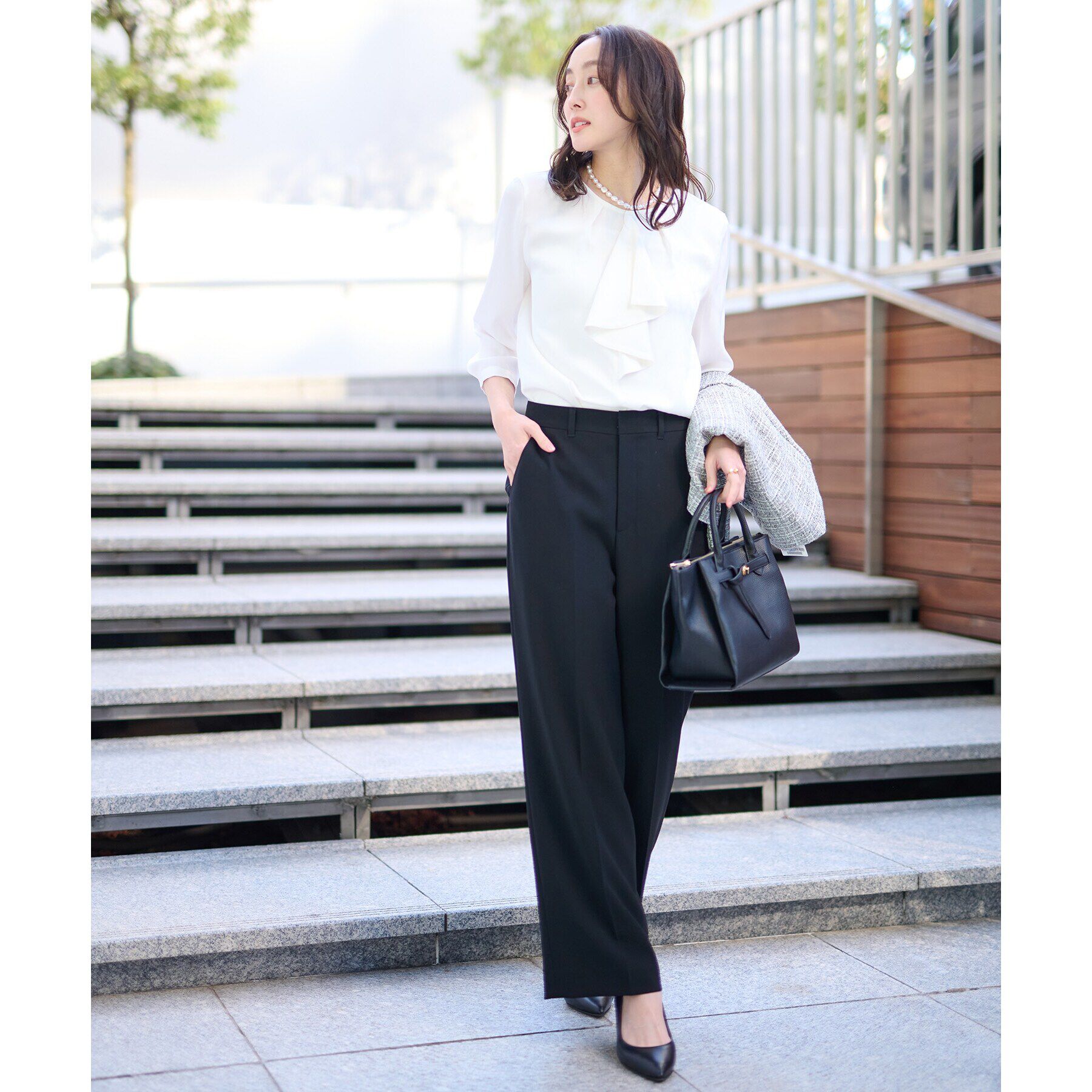 UNTITLED「【オフィスカジュアル】ジオメ柄＆無地 ラッフルブラウス」|シャツ・ブラウス|