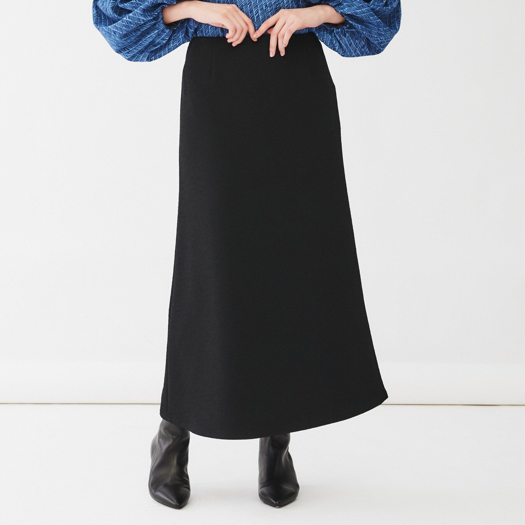 UNTITLED「【ストレッチ/オールシーズン対応】スラブジャージフレアスカート」|スカート|ブラック(019)