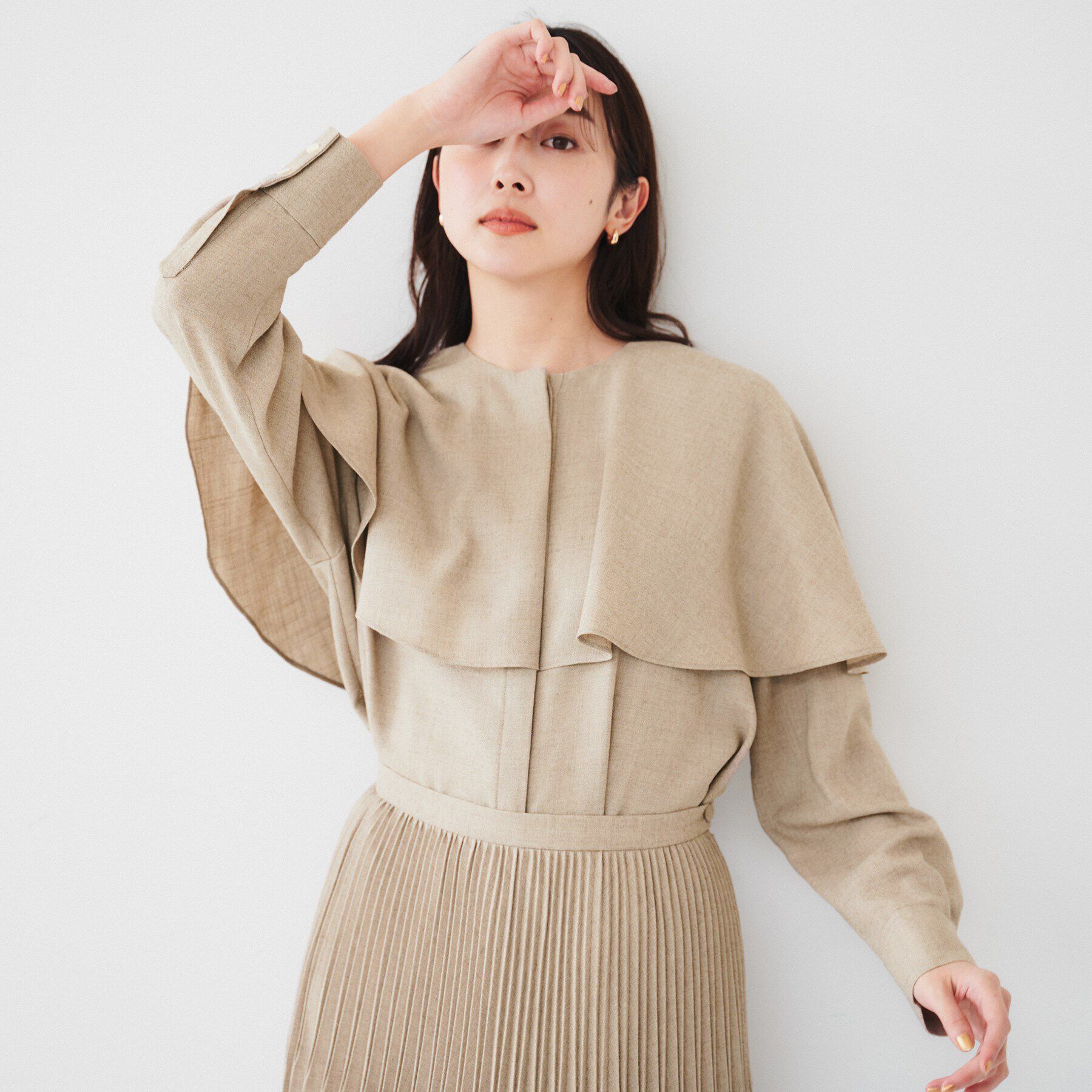 UNTITLED「【セットアップ可能】ケープカラーブラウス」|シャツ・ブラウス|ライトベージュ(05