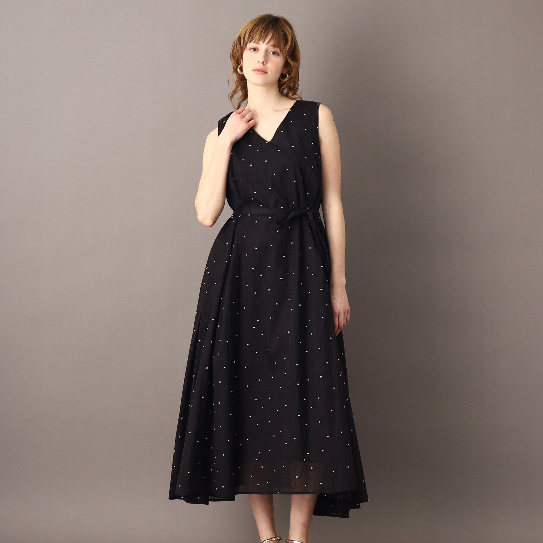 DRESSTERIOR「【大人フェミニン/前後2WAY/洗える】ドット刺繍ボリュームワンピース」|ワンピース|ﾌﾞﾗｯｸ(019)