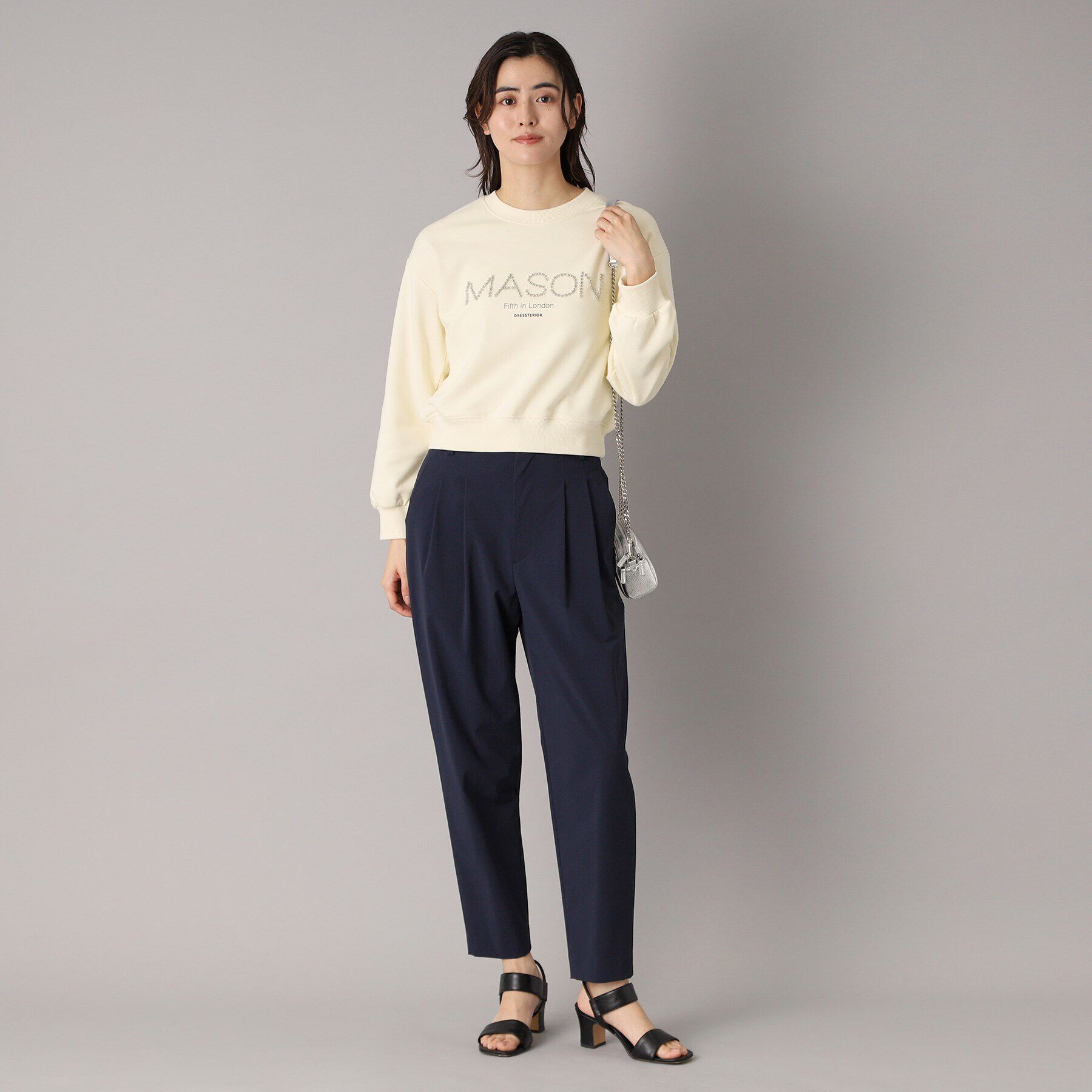 DRESSTERIOR「【洗える/ショート丈】メイソンスタッズロゴ裏毛プルオーバー」|パーカー|