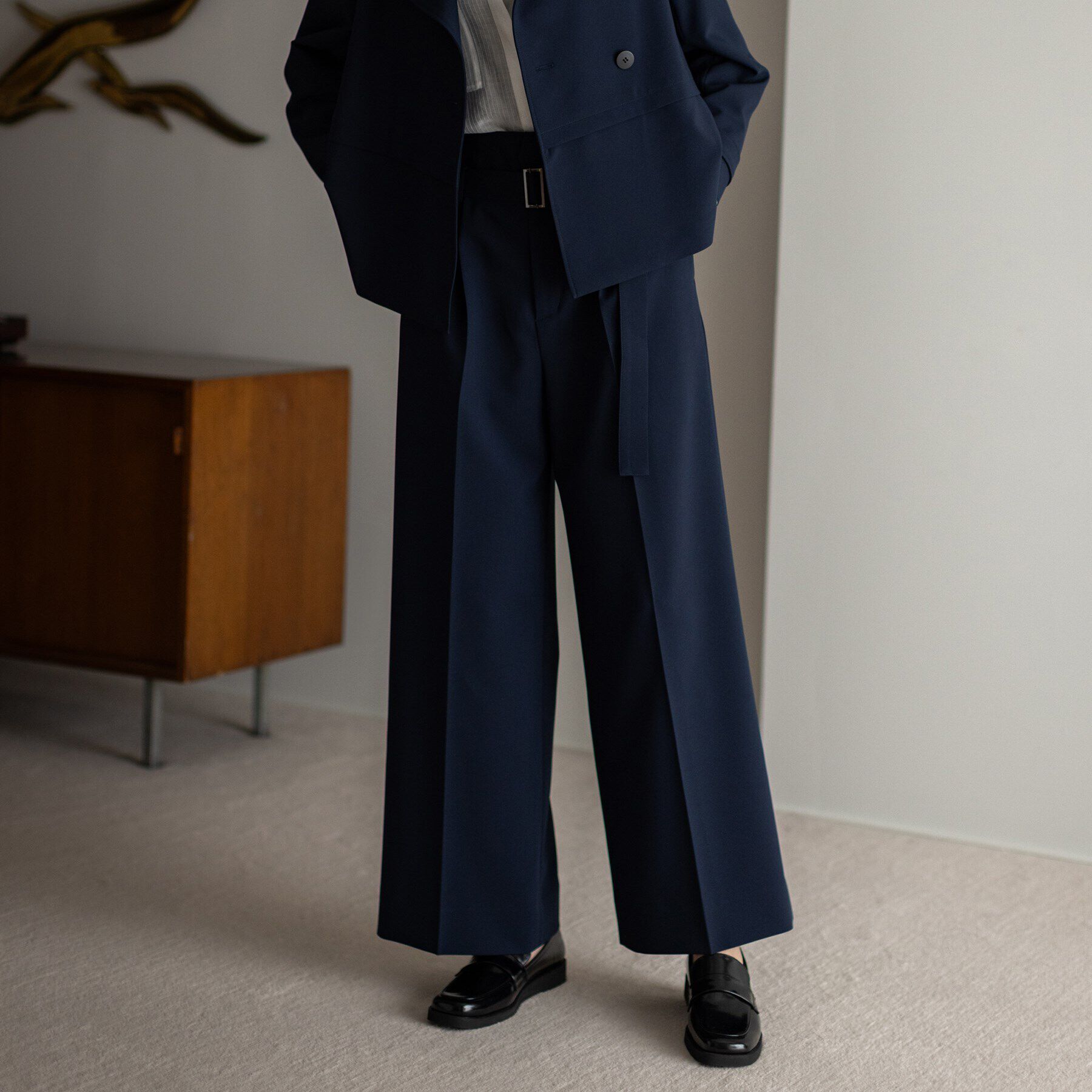 INDIVI「【洗える／トレンド感◎／2WAY】ベルト付タックワイドパンツ」|その他|ネイビー(094)