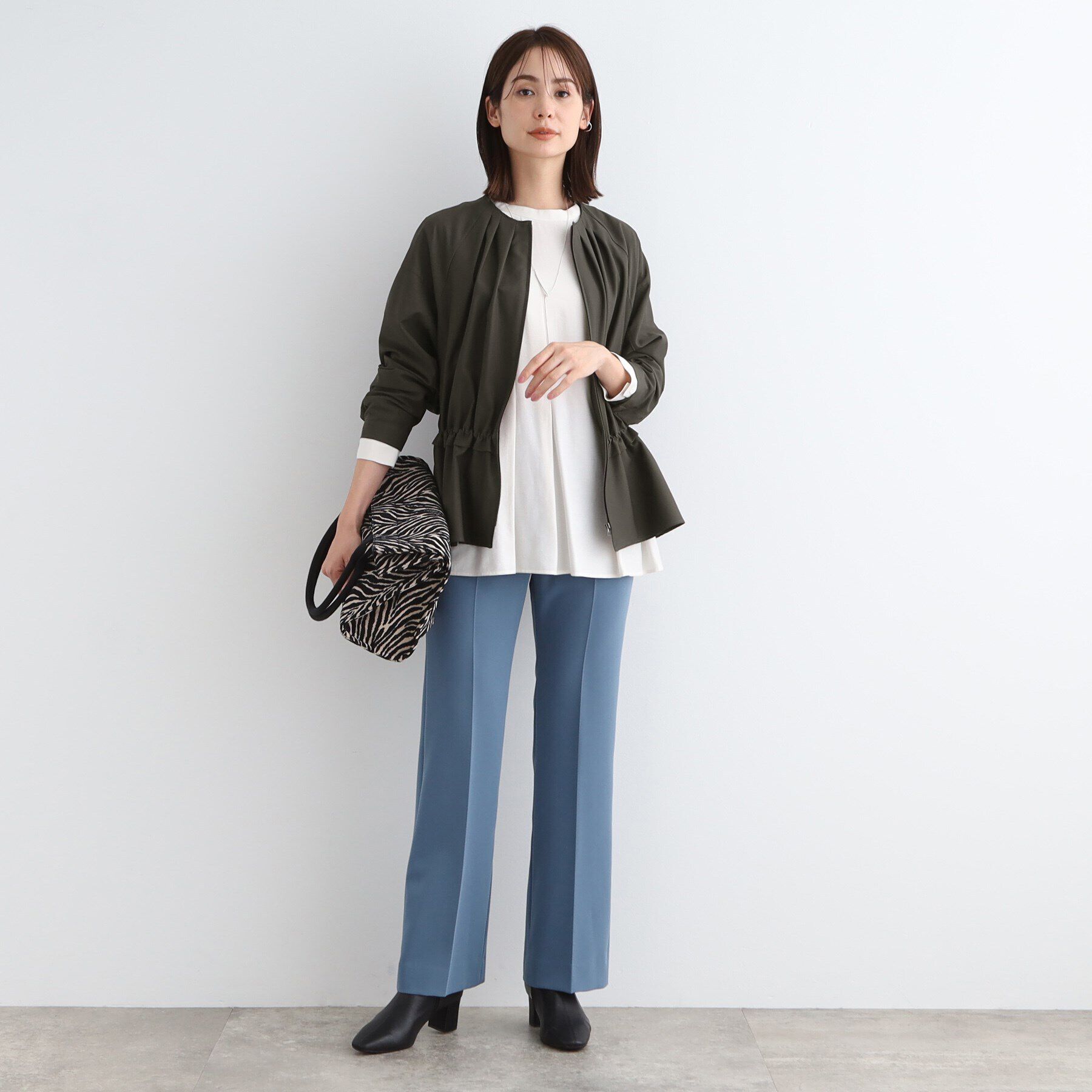 INDIVI「【洗える／撥水】ペプラム風ライトブルゾン」|ブルゾン・スタジャン|