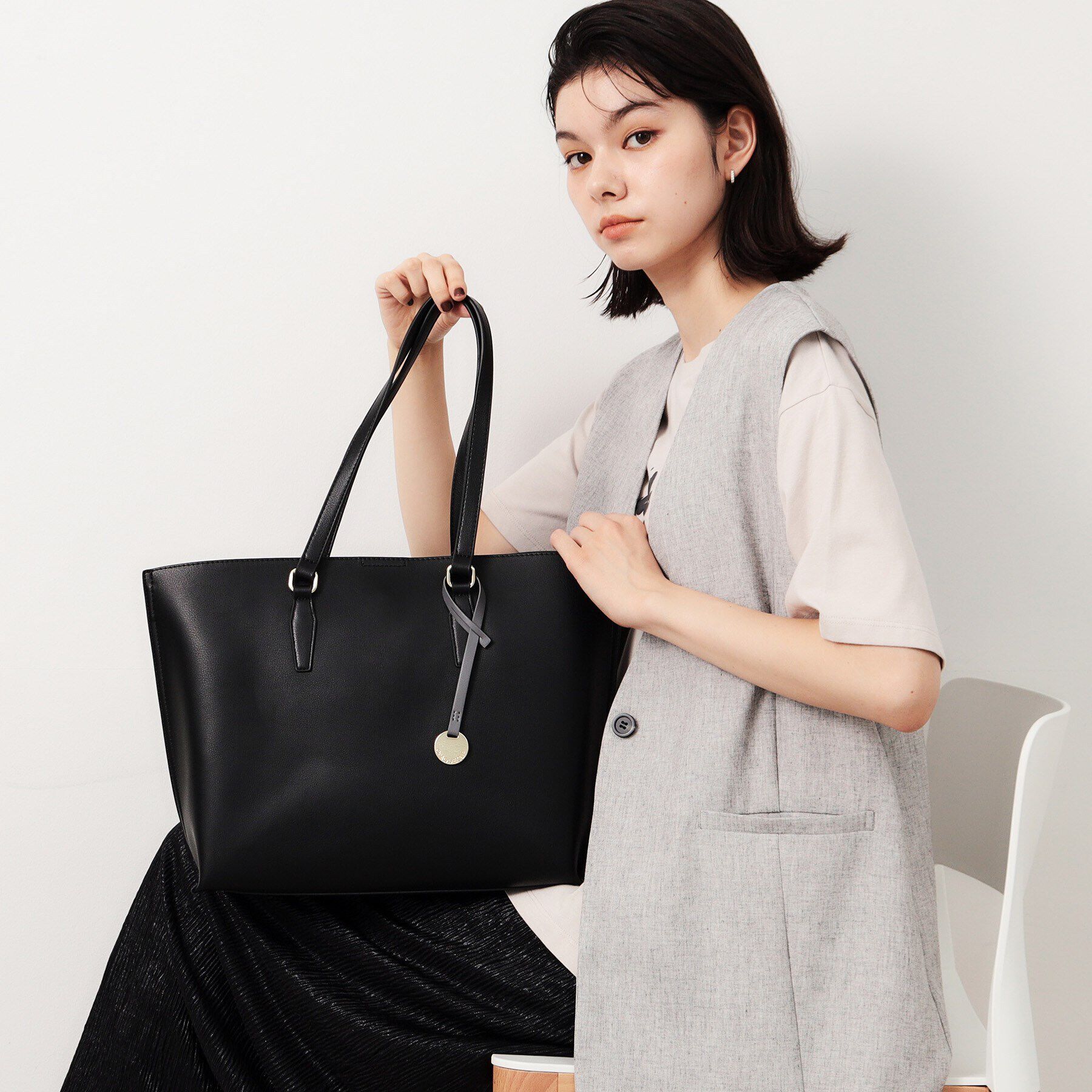 OPAQUE.CLIP「【A4サイズ対応／通勤対応】バイカラースムース合皮トートバッグ」|トートバッグ|