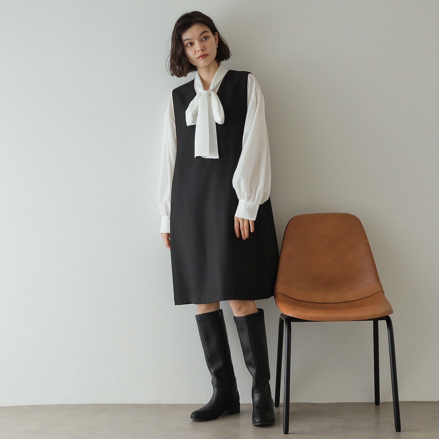 OPAQUE.CLIP「Vネックミニジャンスカ【洗濯機洗い可】」|ワンピース|