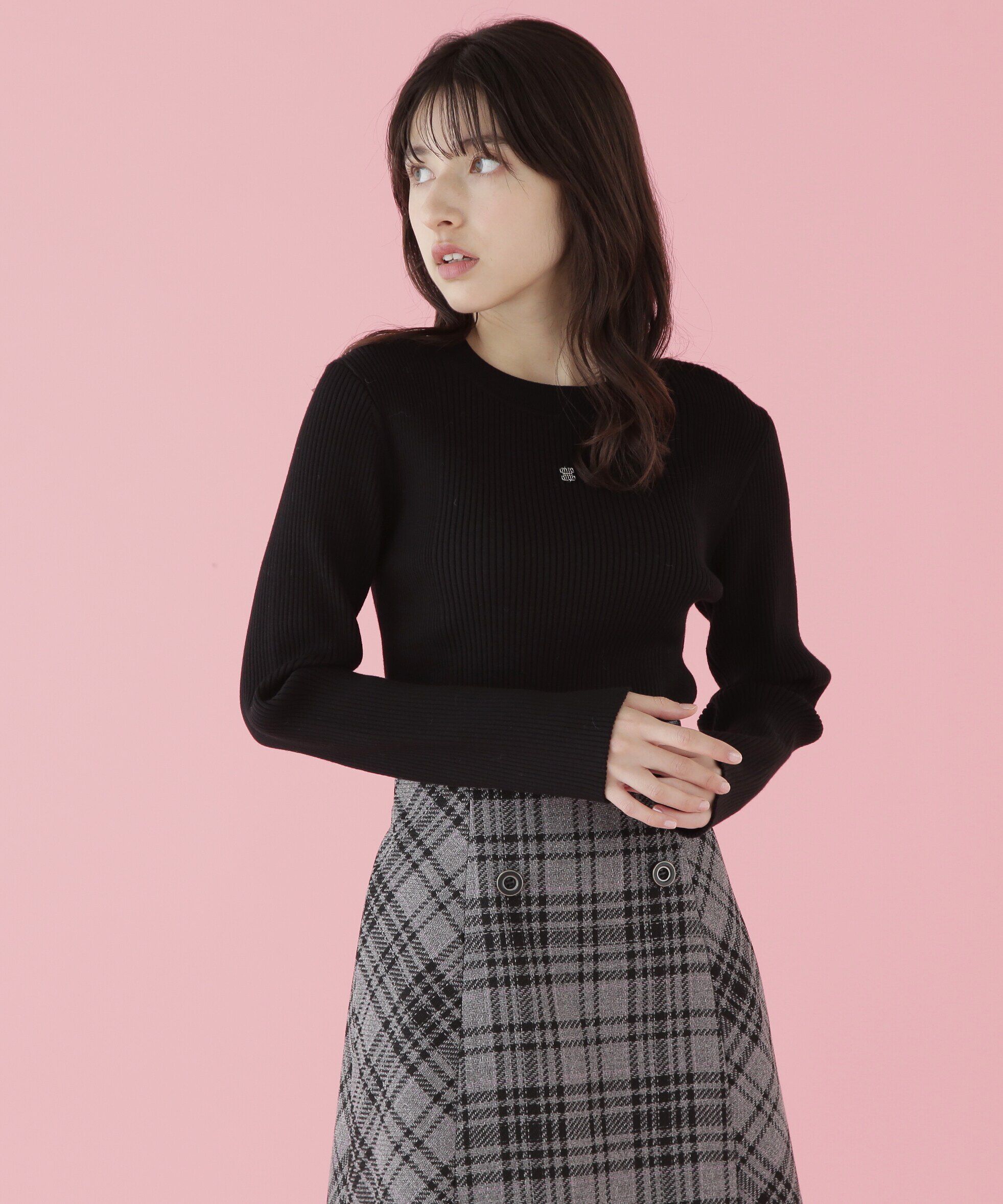  「長袖リブデザインロゴプレートニット」|ニット・セーター|