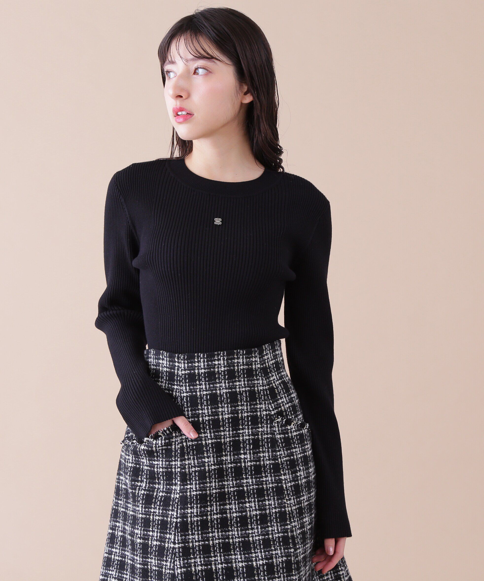  「長袖リブデザインロゴプレートニット」|ニット・セーター|