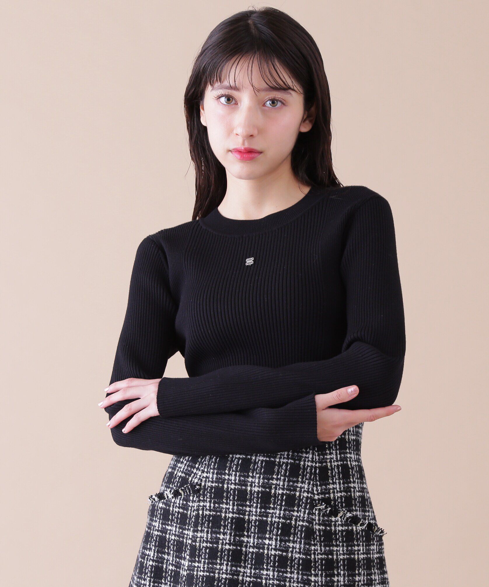  「長袖リブデザインロゴプレートニット」|ニット・セーター|