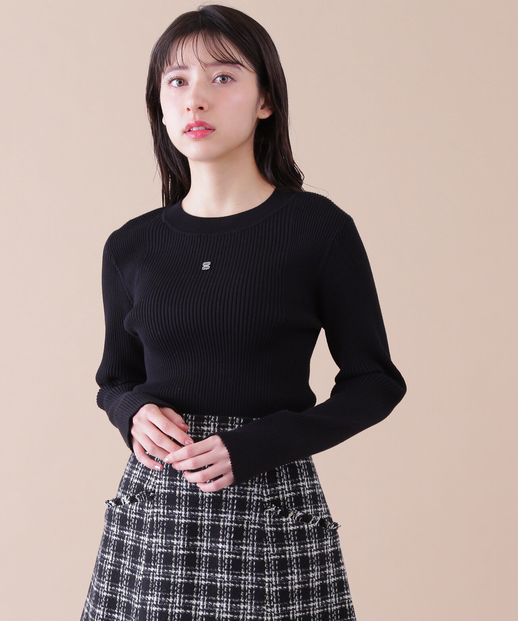  「長袖リブデザインロゴプレートニット」|ニット・セーター|