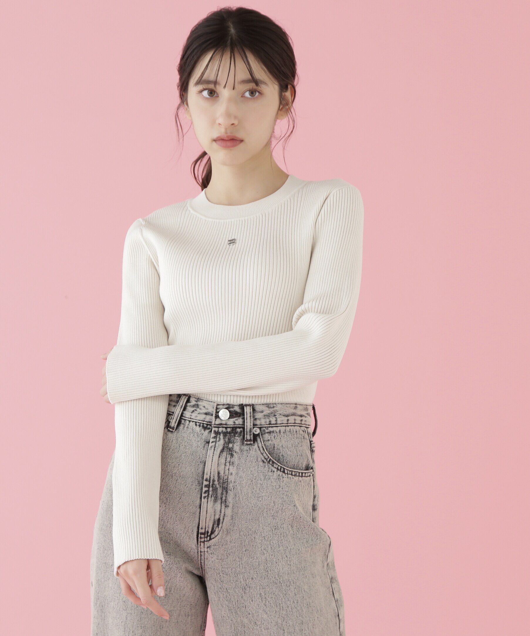  「長袖リブデザインロゴプレートニット」|ニット・セーター|