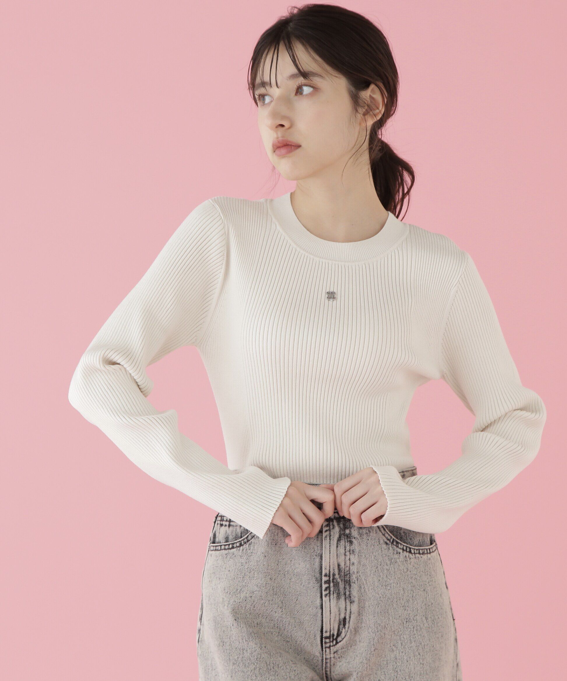  「長袖リブデザインロゴプレートニット」|ニット・セーター|
