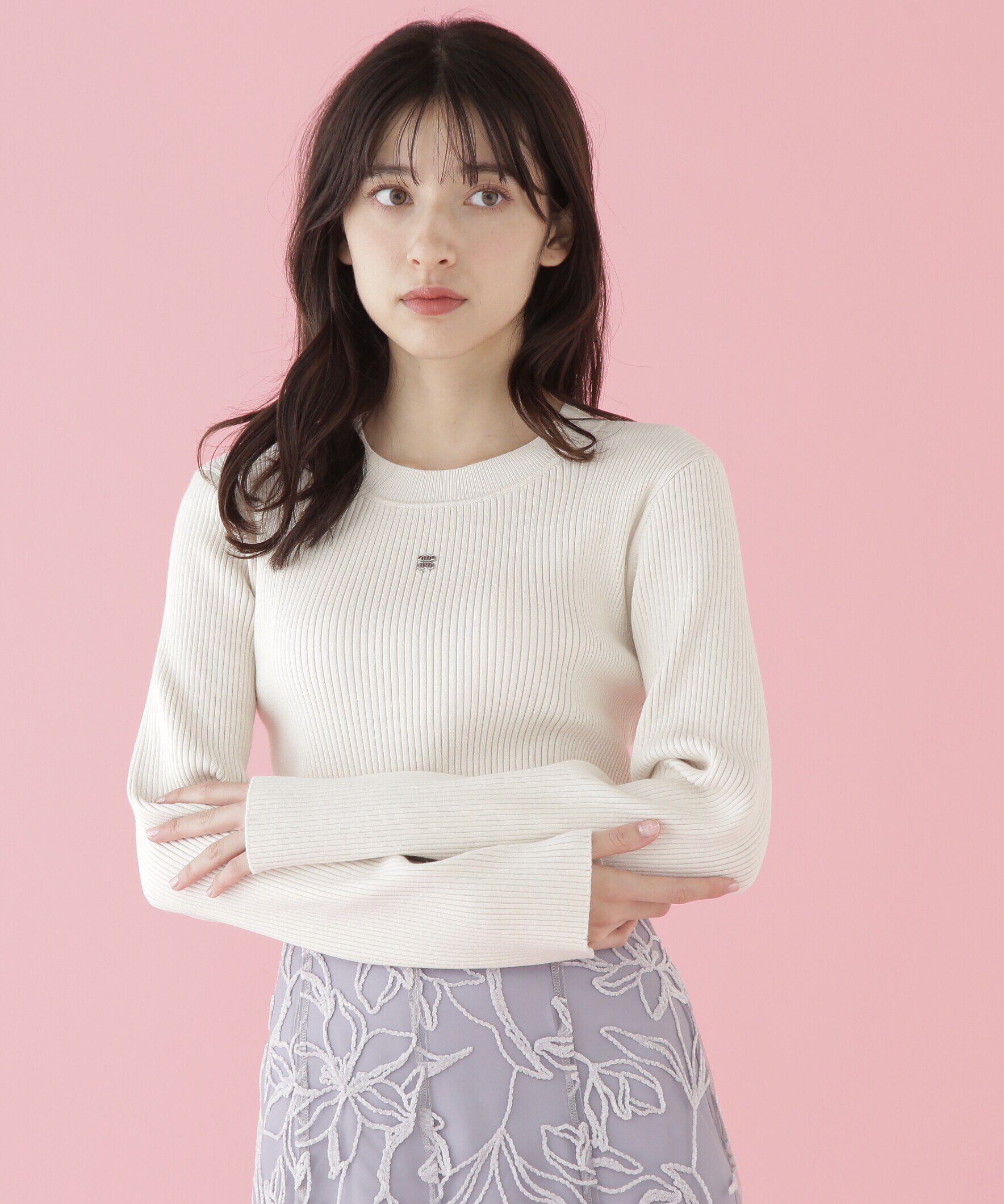  「長袖リブデザインロゴプレートニット」|ニット・セーター|