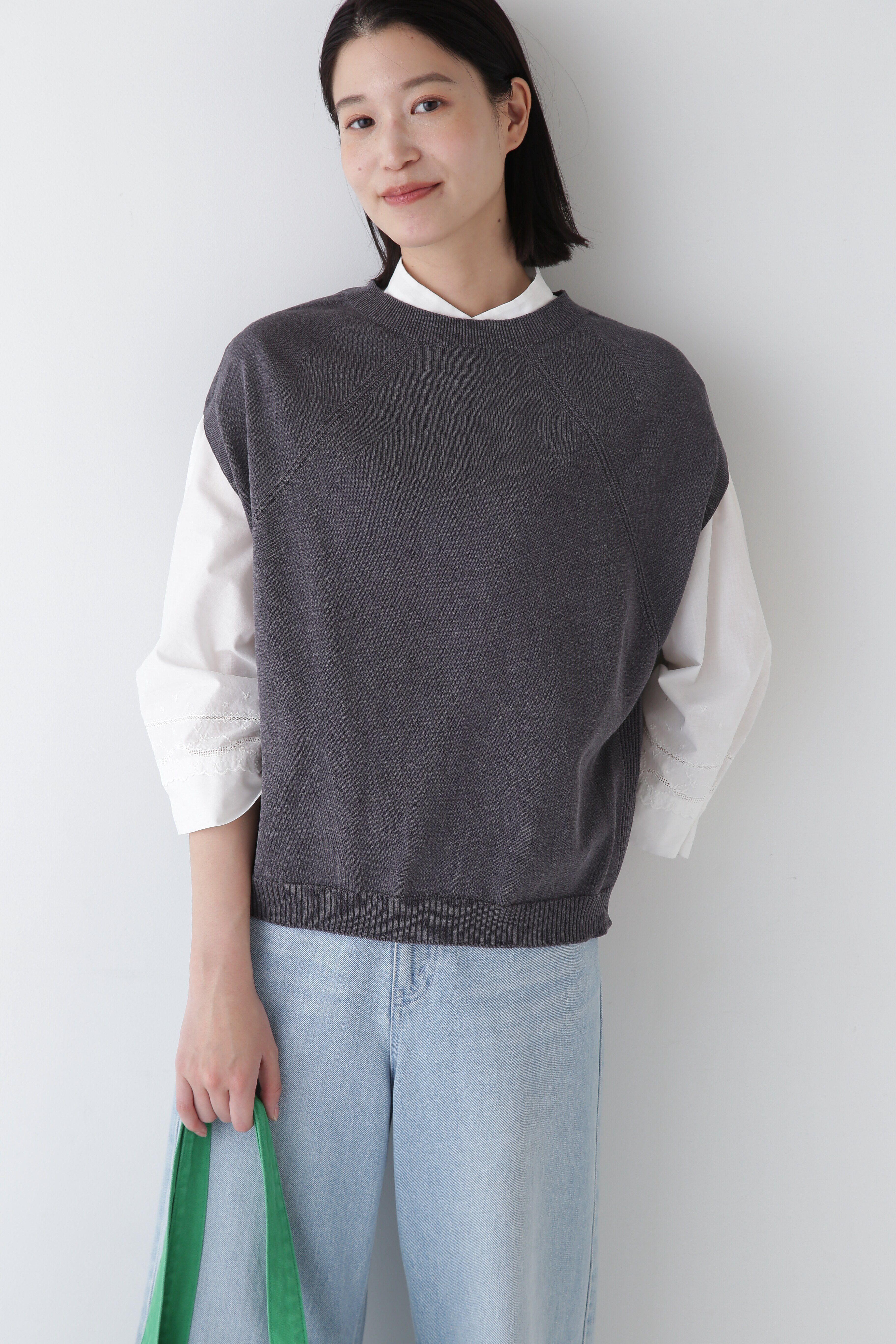  「◆【ウォッシャブル】ハイゲージクルーネックニットベスト」|ニット・セーター|チャコール1