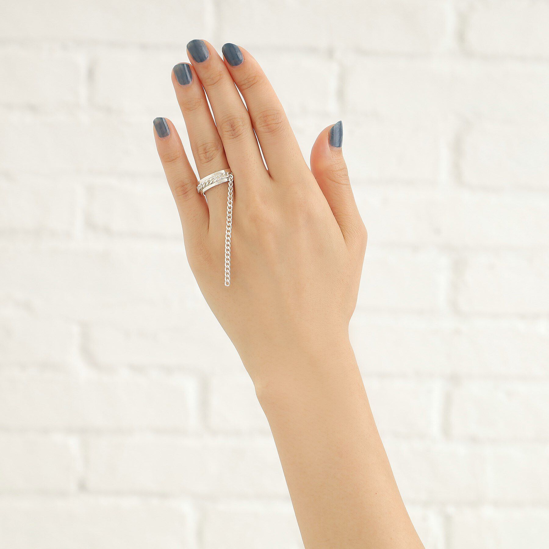 COCOSHNIK ONKITSCH「シルバー ハンギング カーブチェーンリング」|リング|