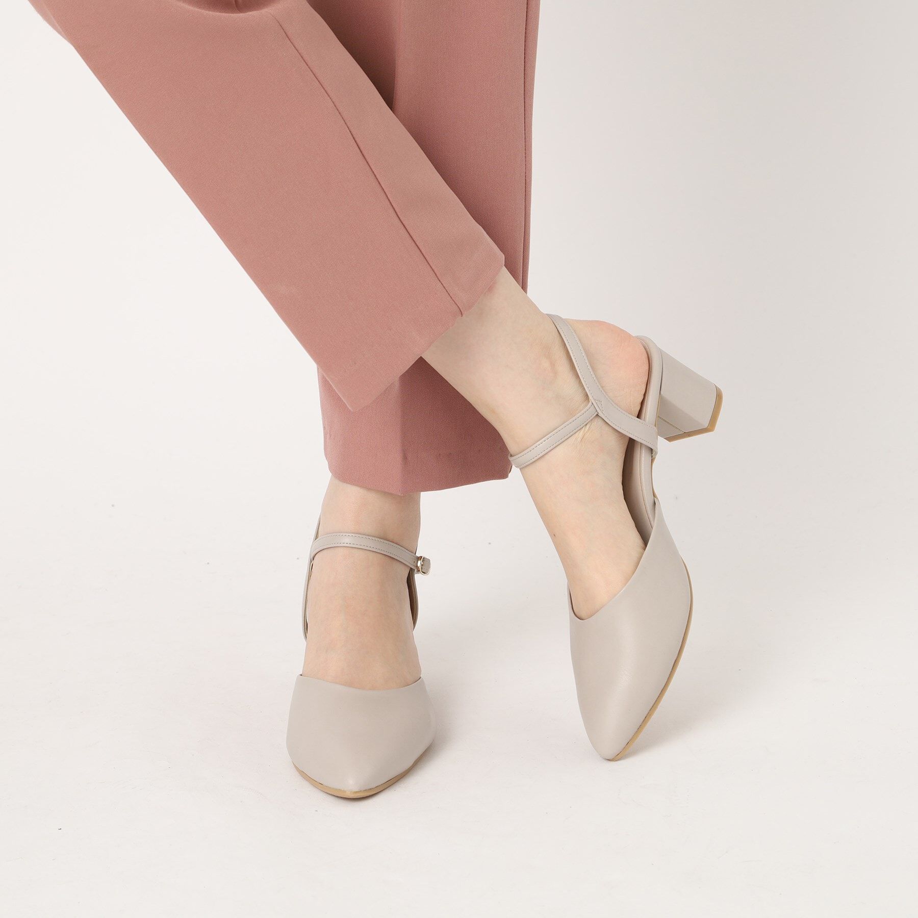 ESPERANZA「アンクルストラップパンプス」|パンプス|