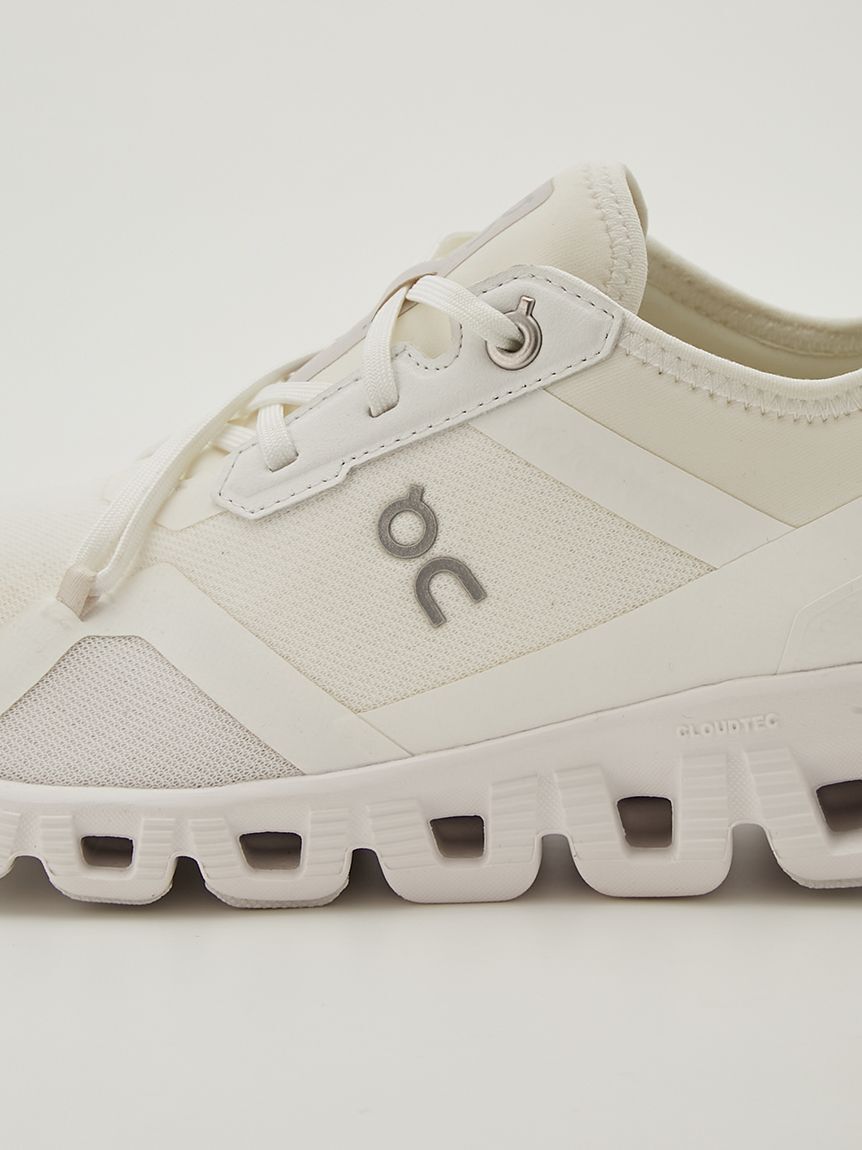 On「【emmi&times;ON】Cloud X 3 AD」|スニーカー|