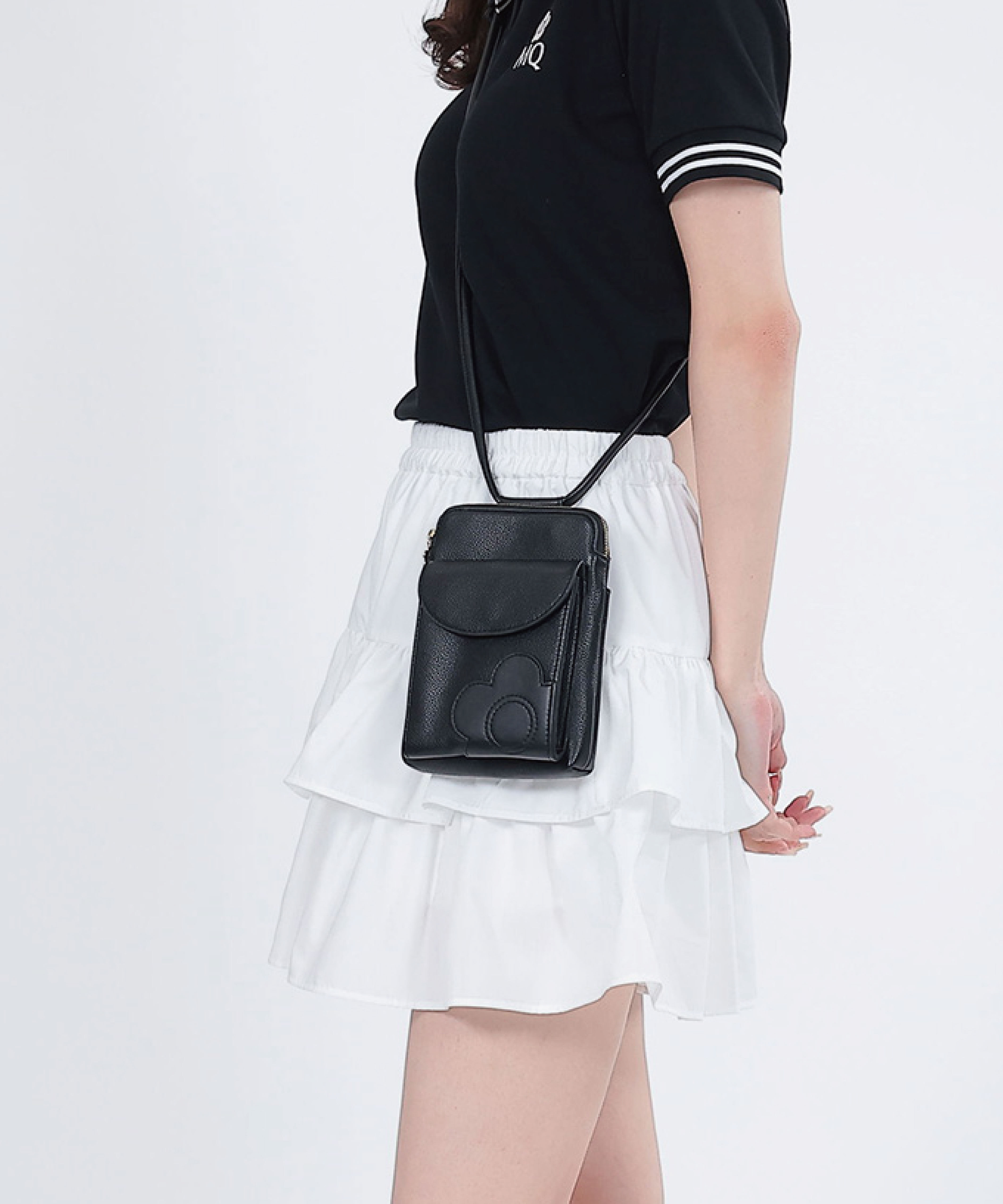 MARY QUANT「シュリンクデイジーペタル モバイルショルダー」|ショルダー・メッセンジャー|ブラック