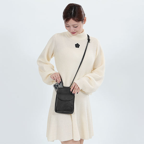 MARY QUANT「シュリンクデイジーペタル モバイルショルダー」|ショルダー・メッセンジャー|