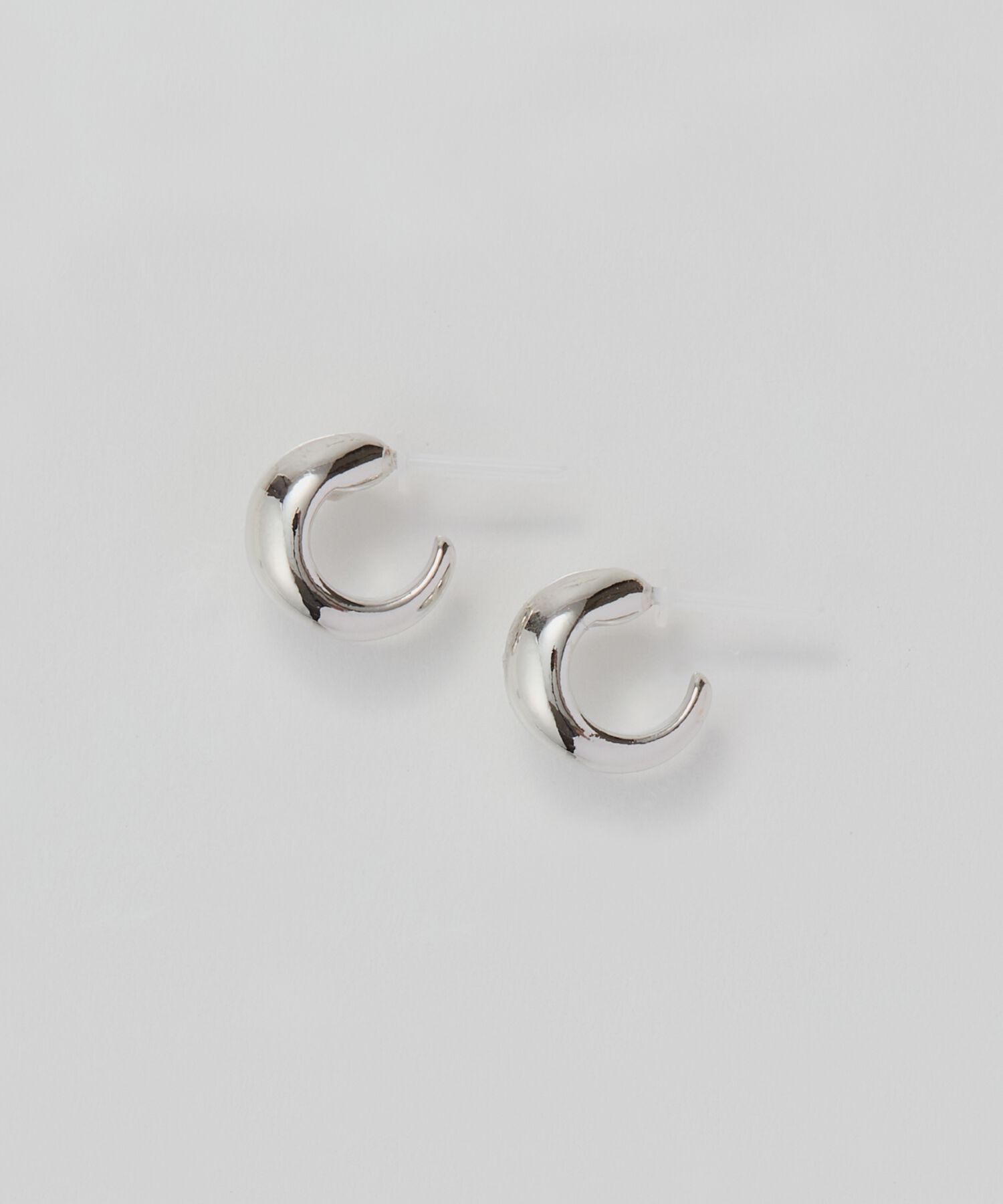 Phoebe「【金属アレルギー対応】ぷっくりフープセラミックピアス　シルバー」|ピアス|